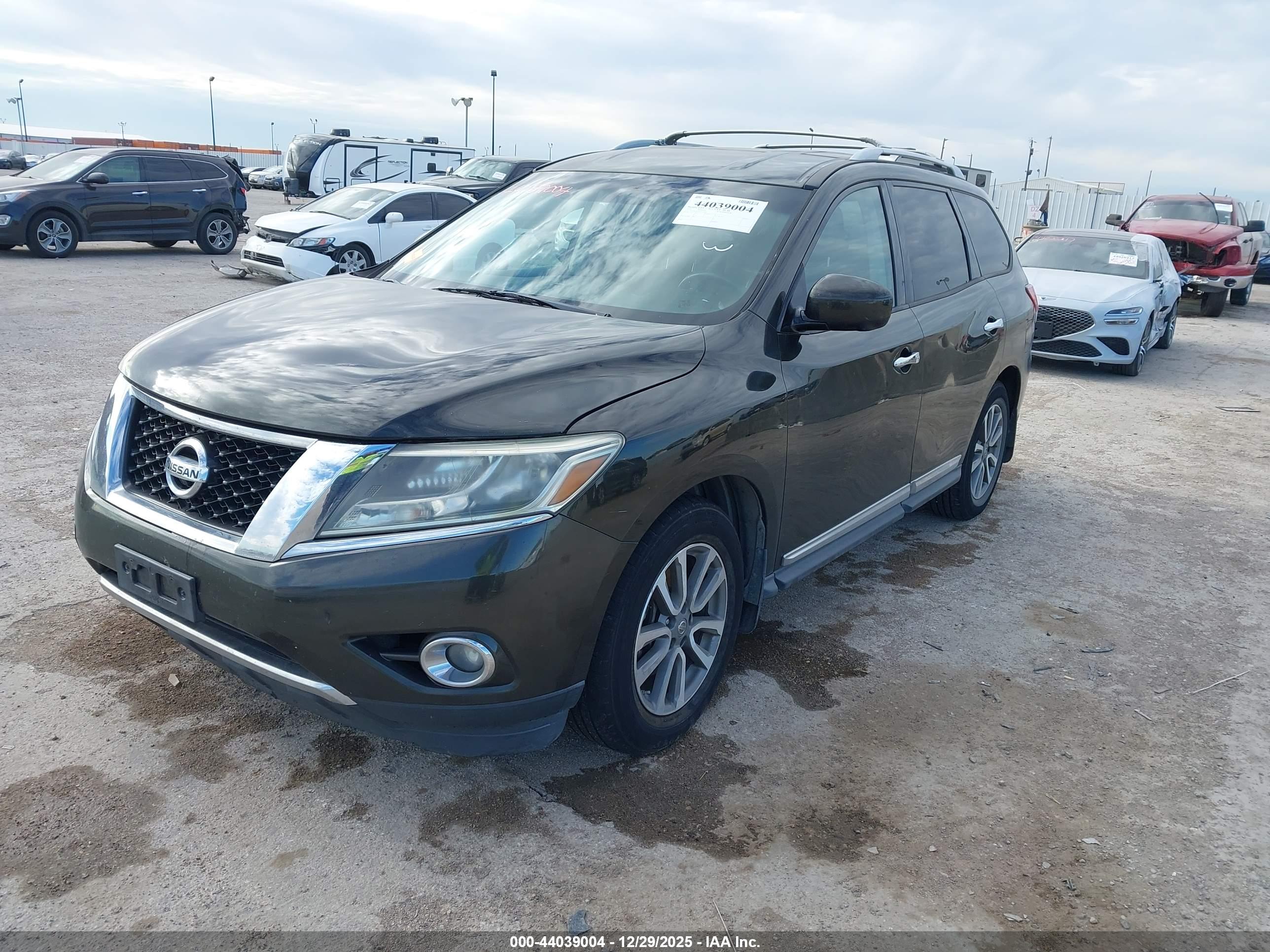 NISSAN PATHFINDER image 2