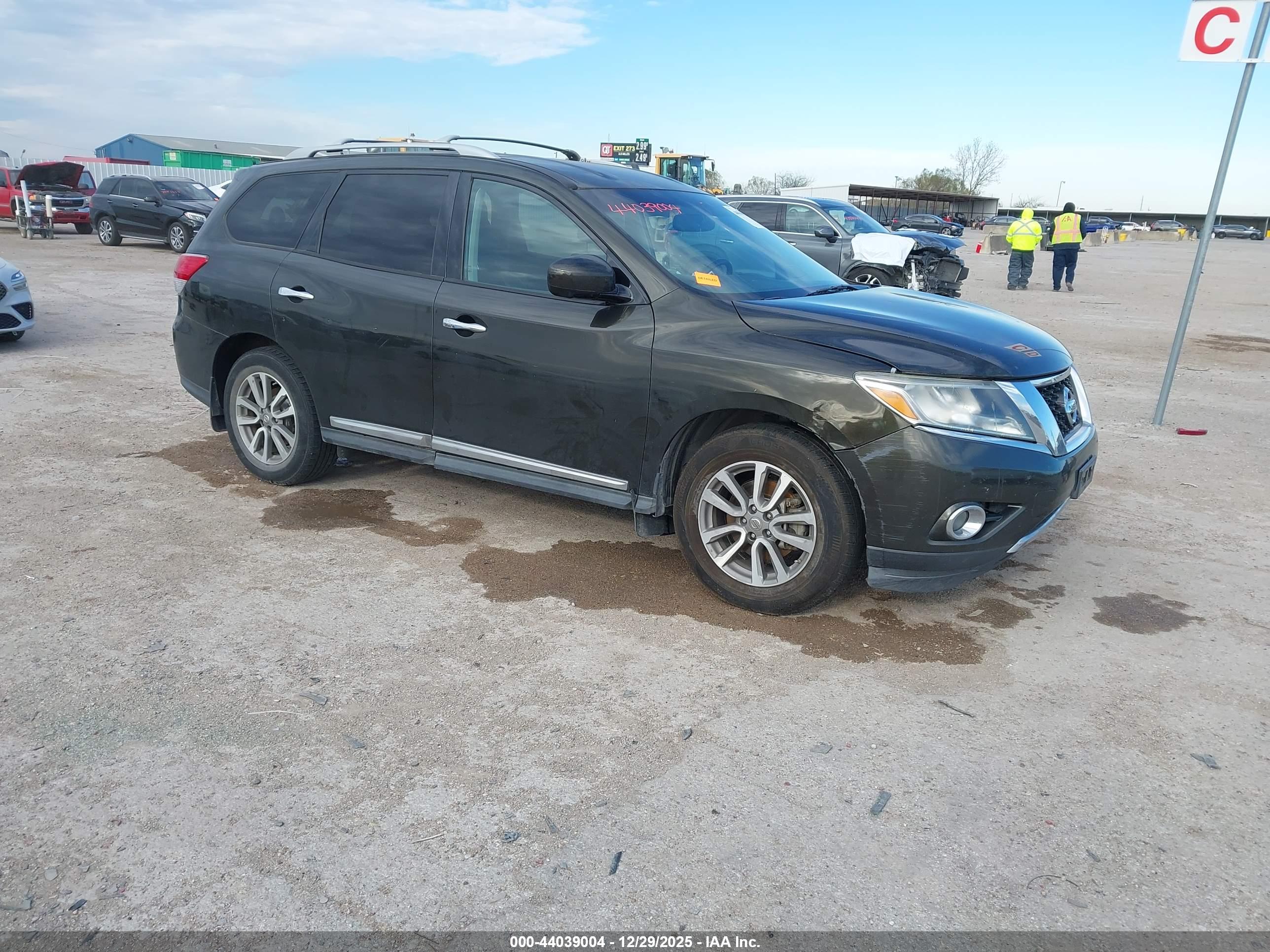 NISSAN PATHFINDER image 6