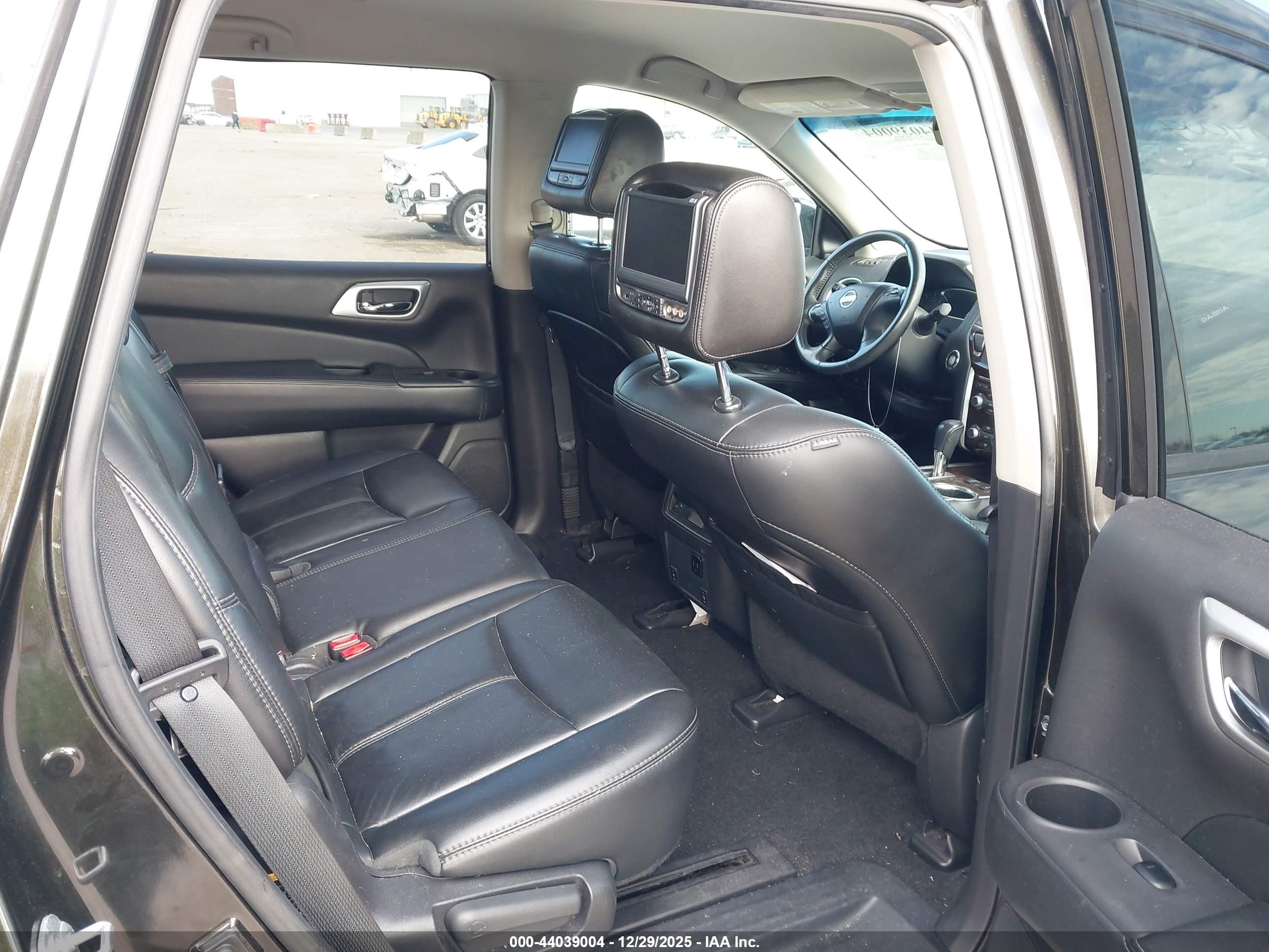 NISSAN PATHFINDER image 8