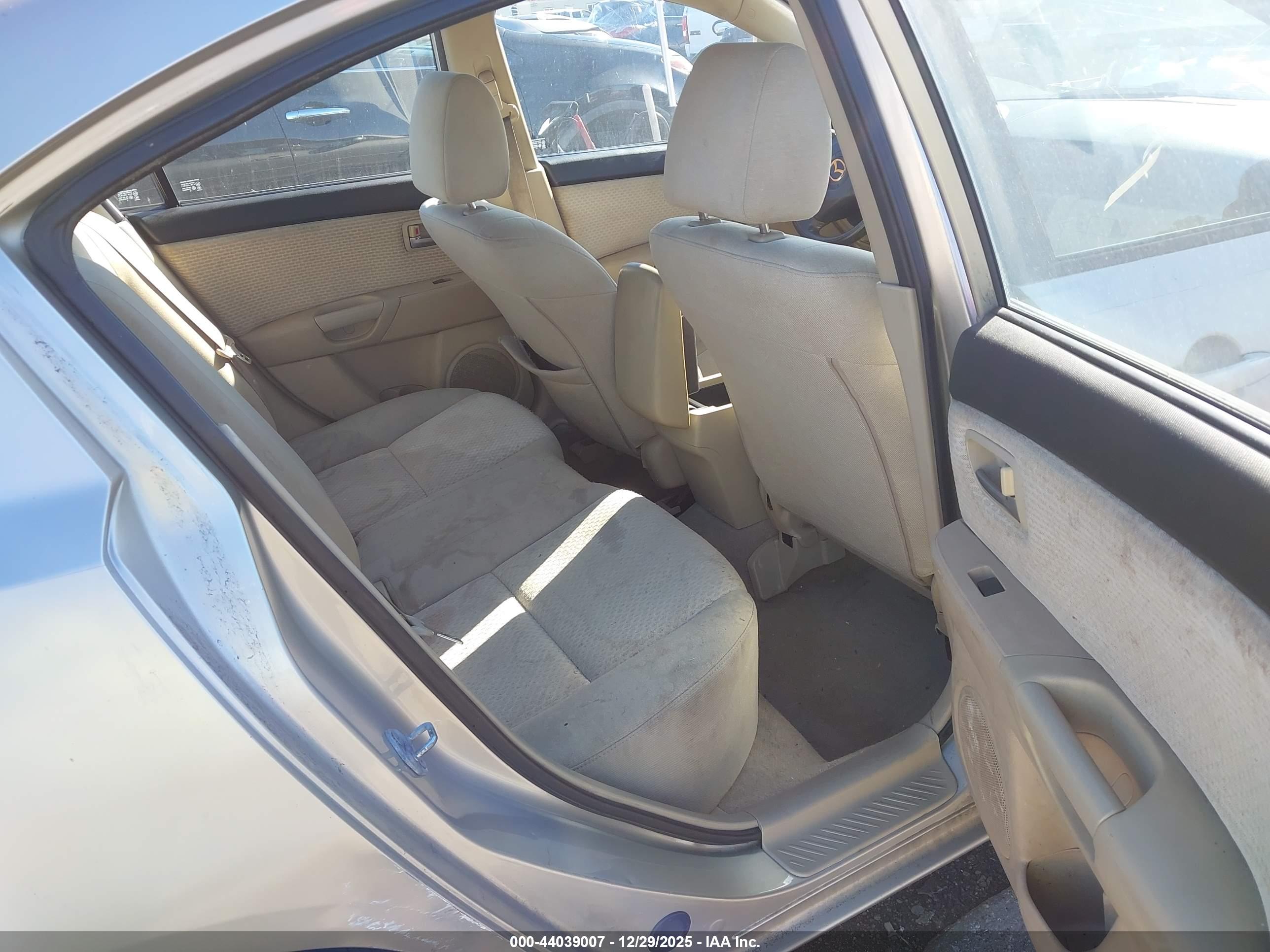 MAZDA MAZDA3 image 8