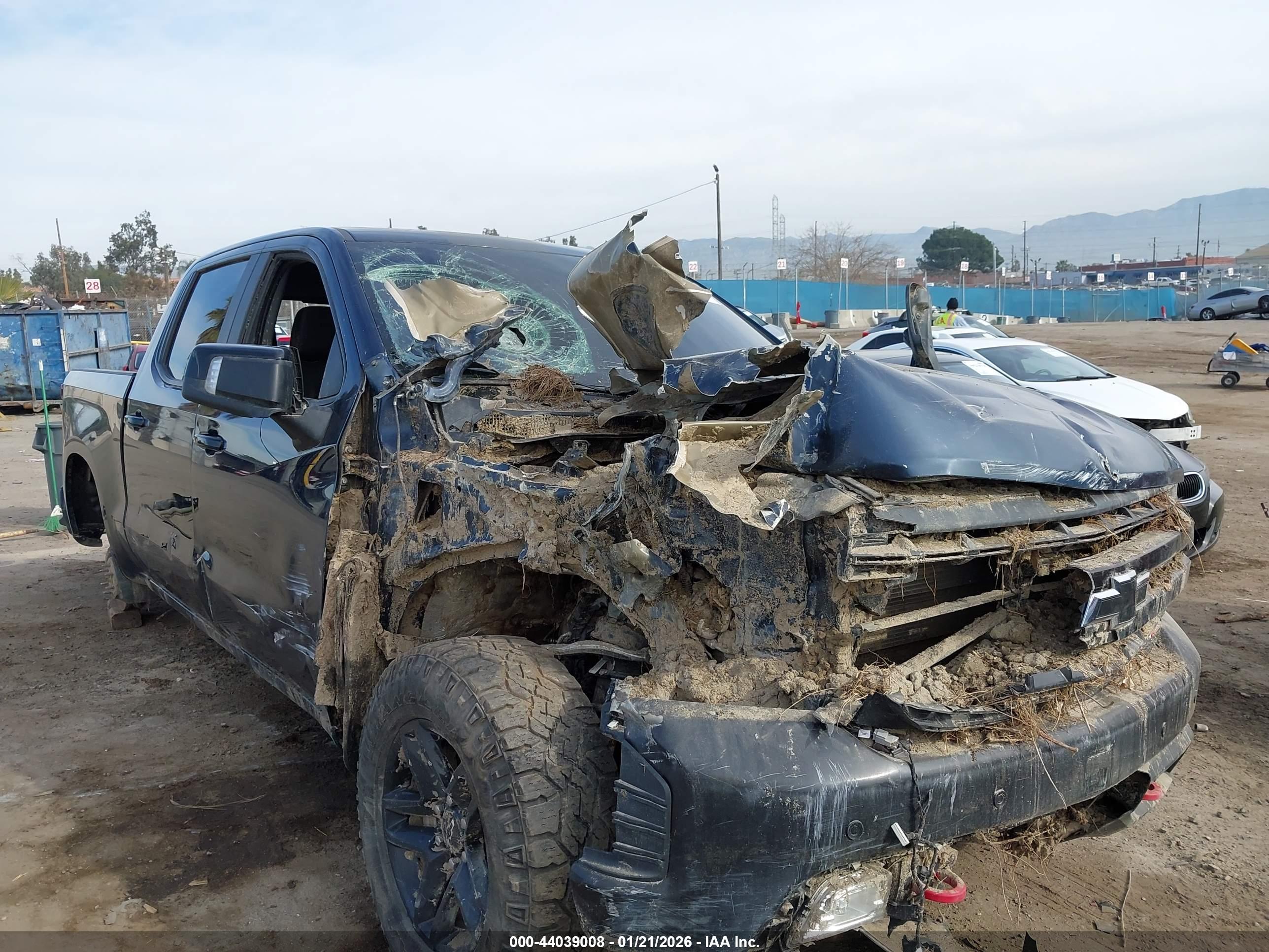 CHEVROLET SILVERADO image 6