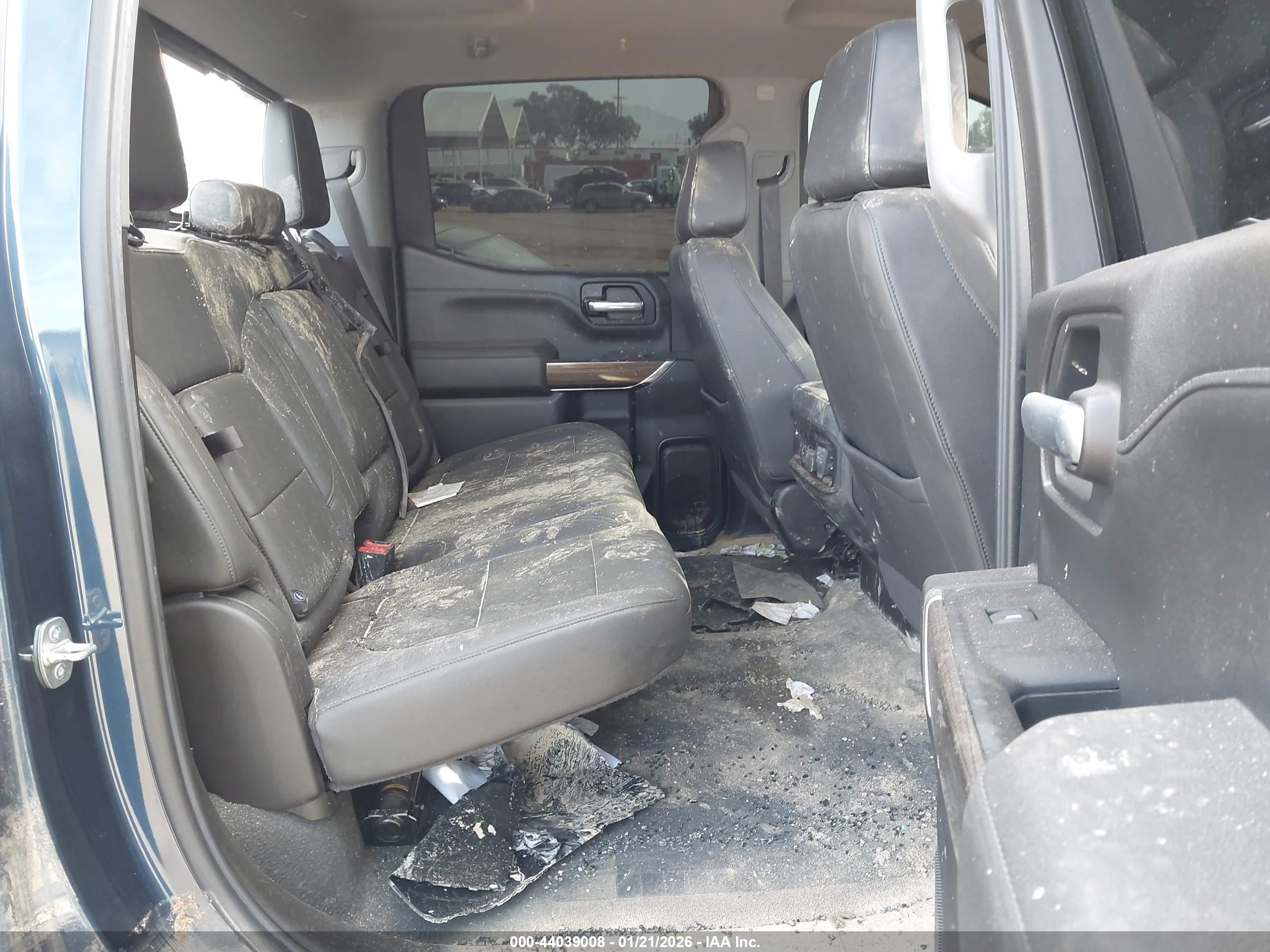 CHEVROLET SILVERADO image 8