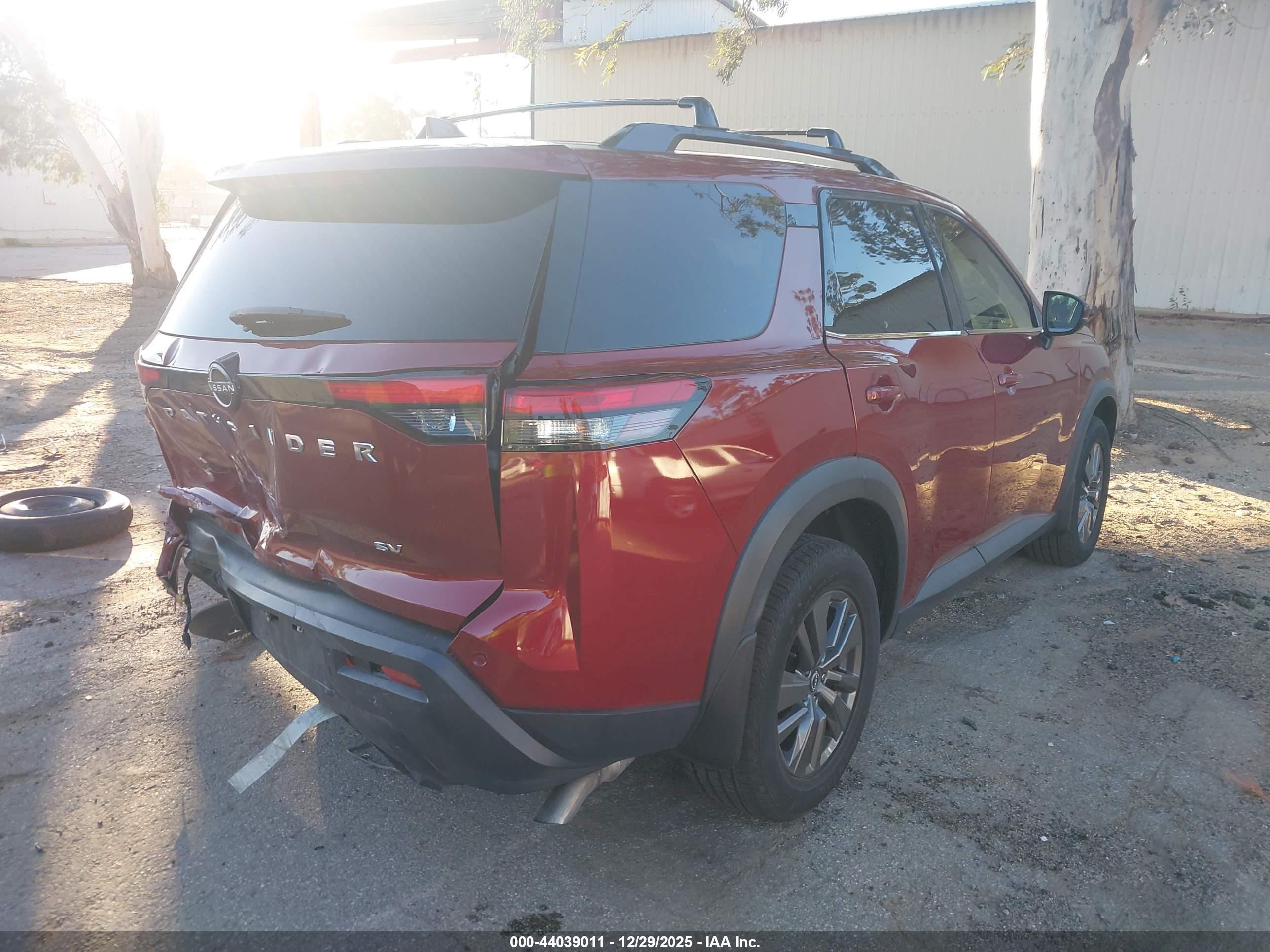 NISSAN PATHFINDER image 4