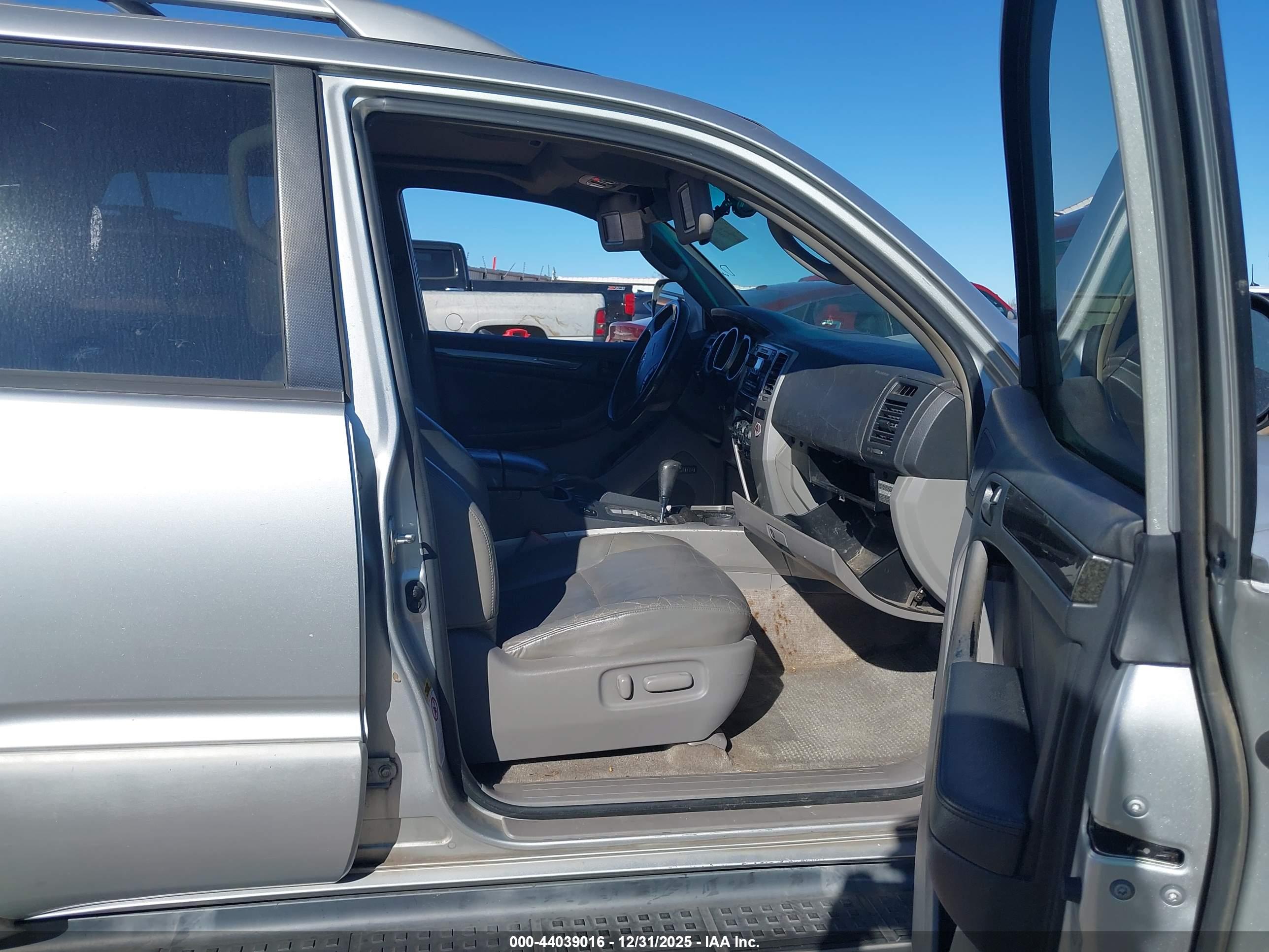 TOYOTA 4RUNNER image 5