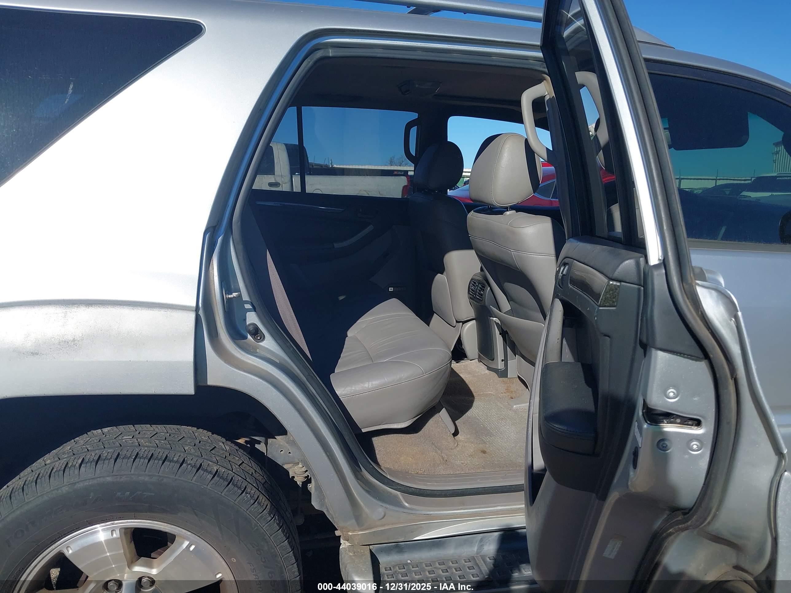 TOYOTA 4RUNNER image 8