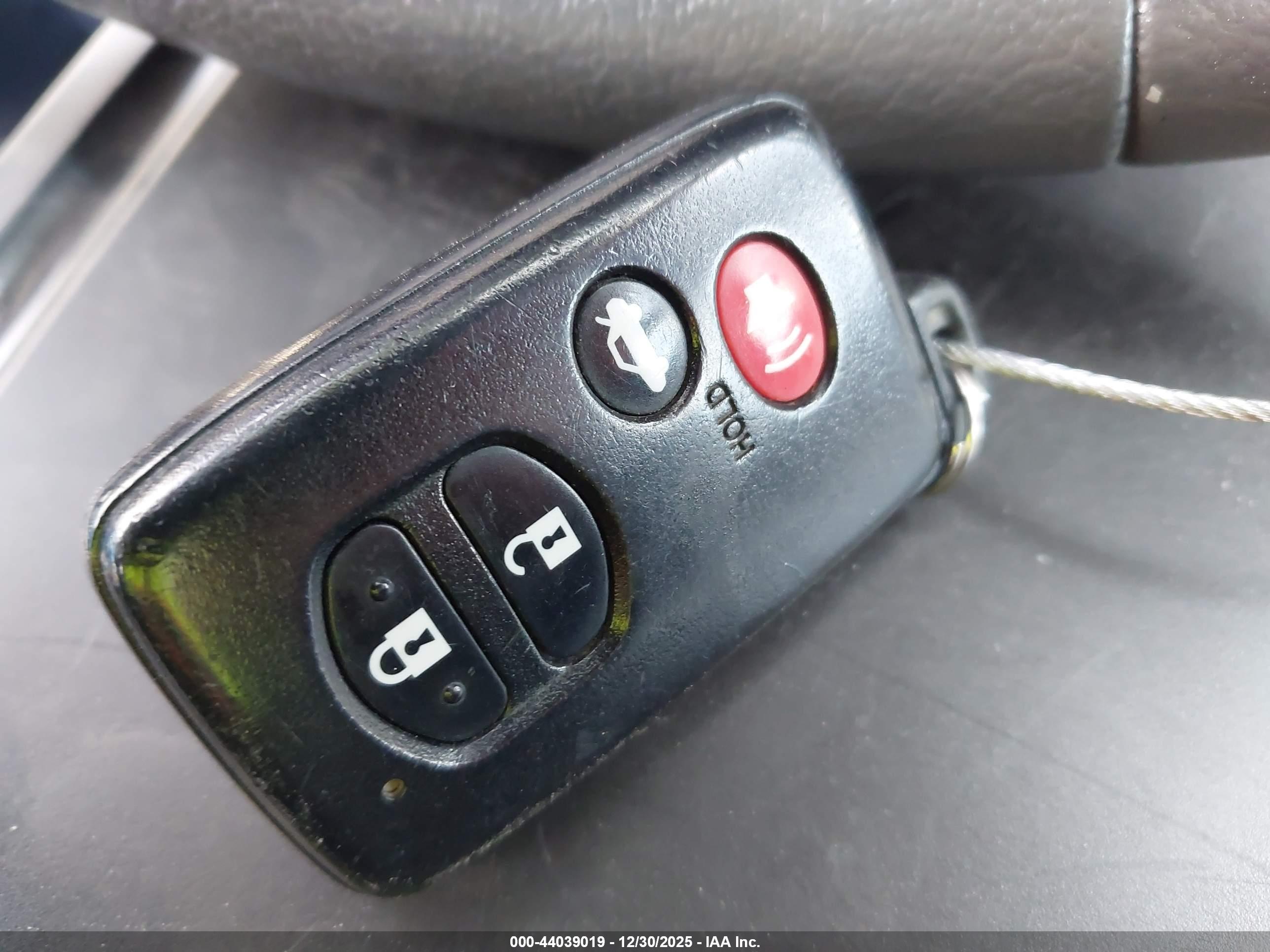 TOYOTA CAMRY image 11