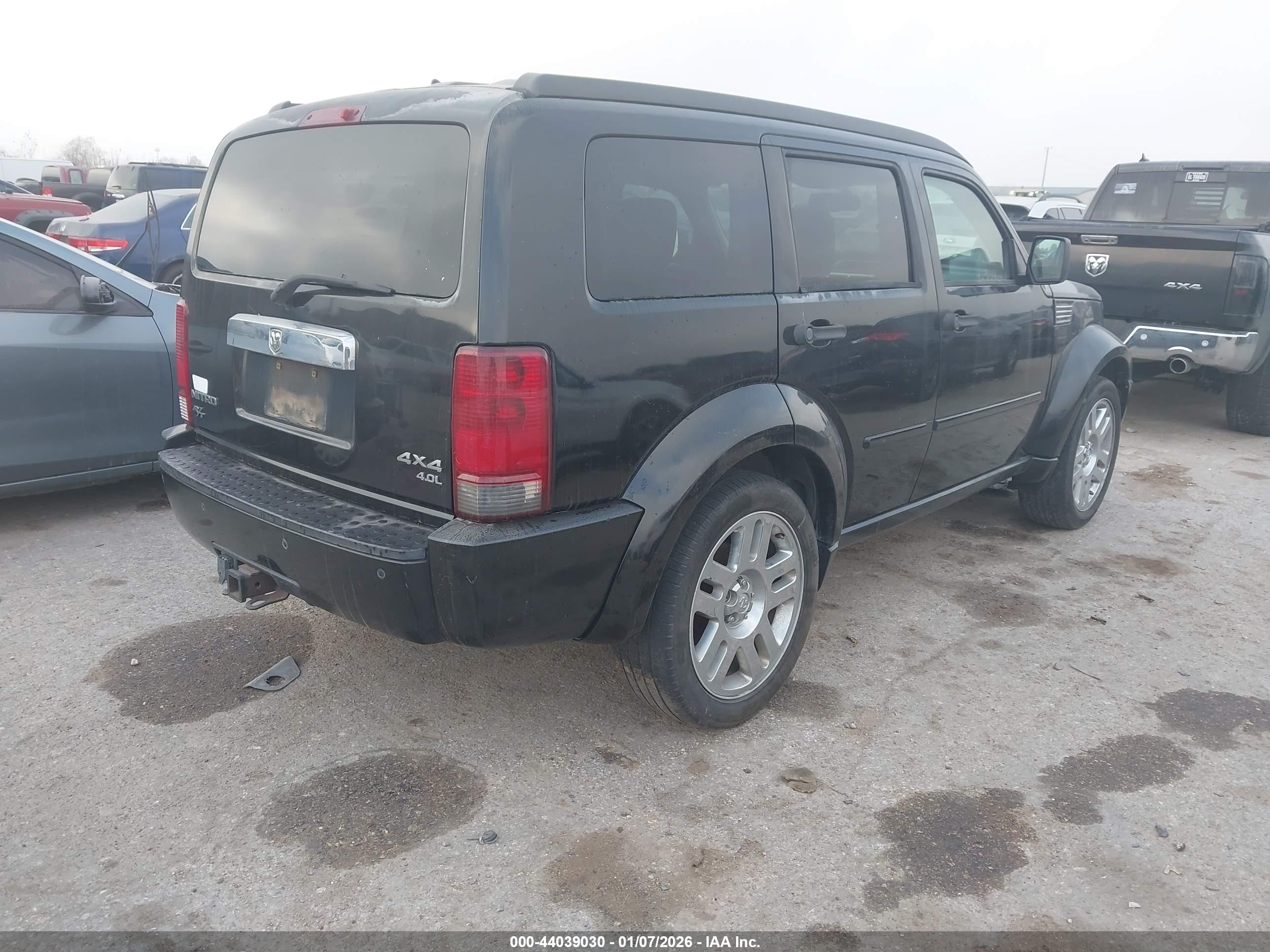 DODGE NITRO image 4