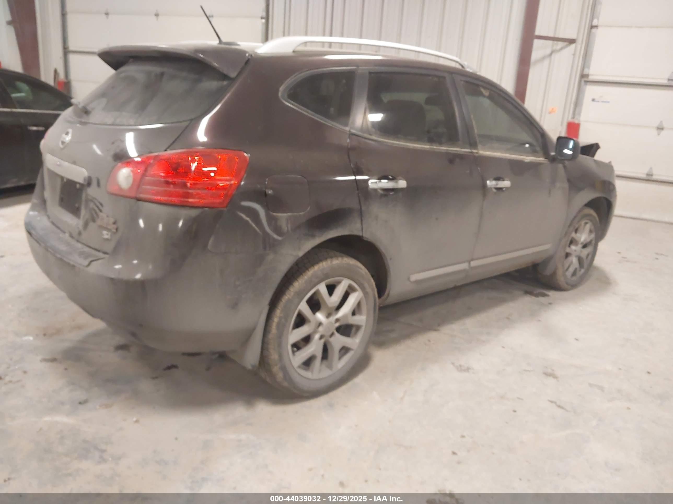 NISSAN ROGUE image 4