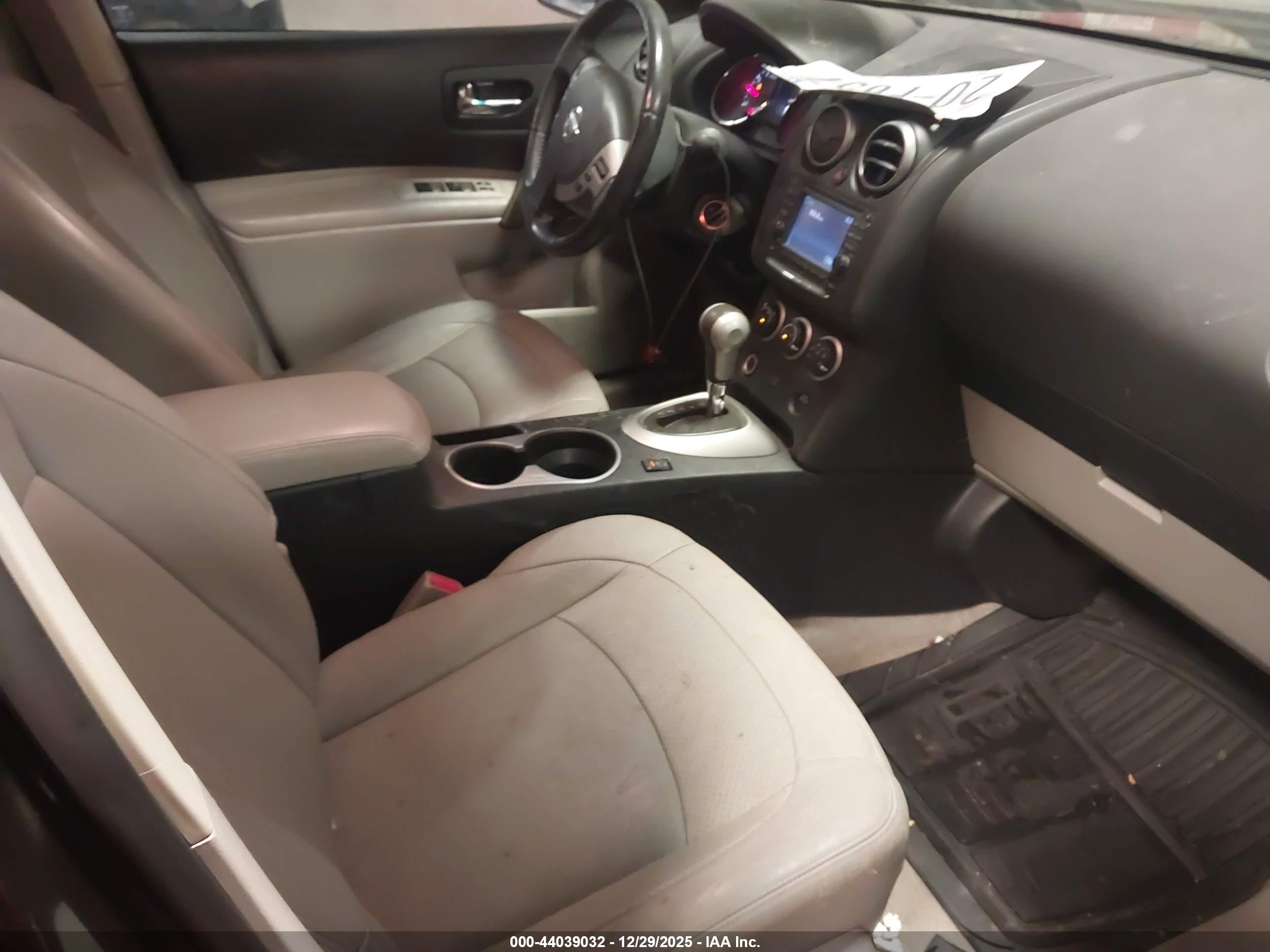 NISSAN ROGUE image 5