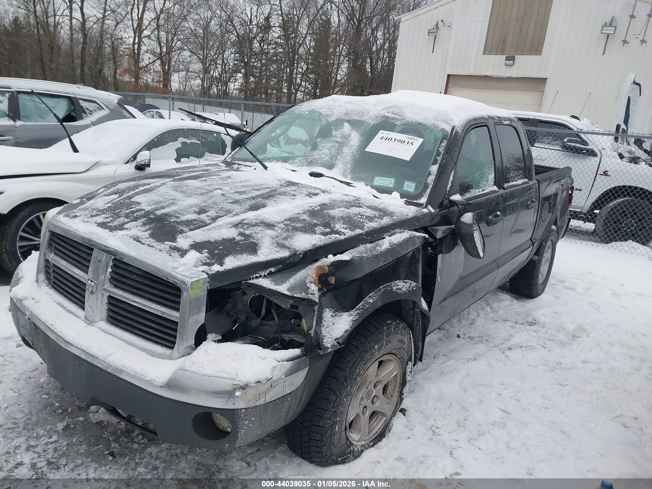 DODGE DAKOTA image 2