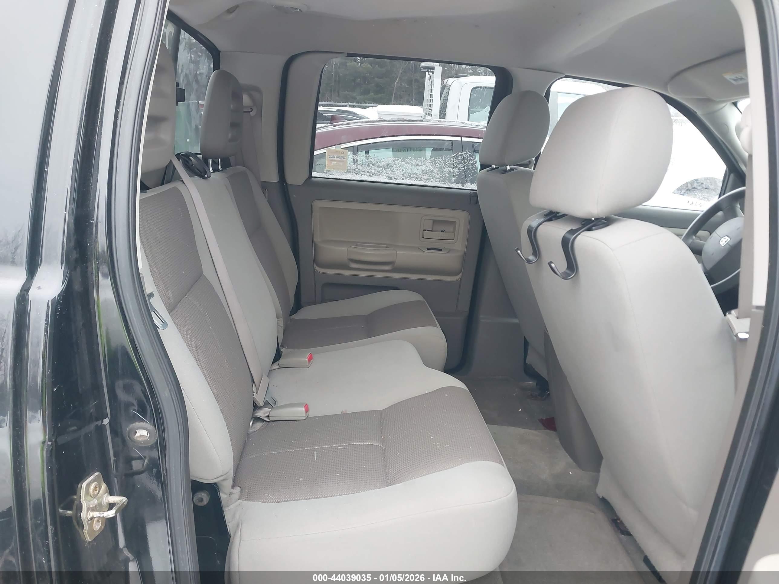 DODGE DAKOTA image 8