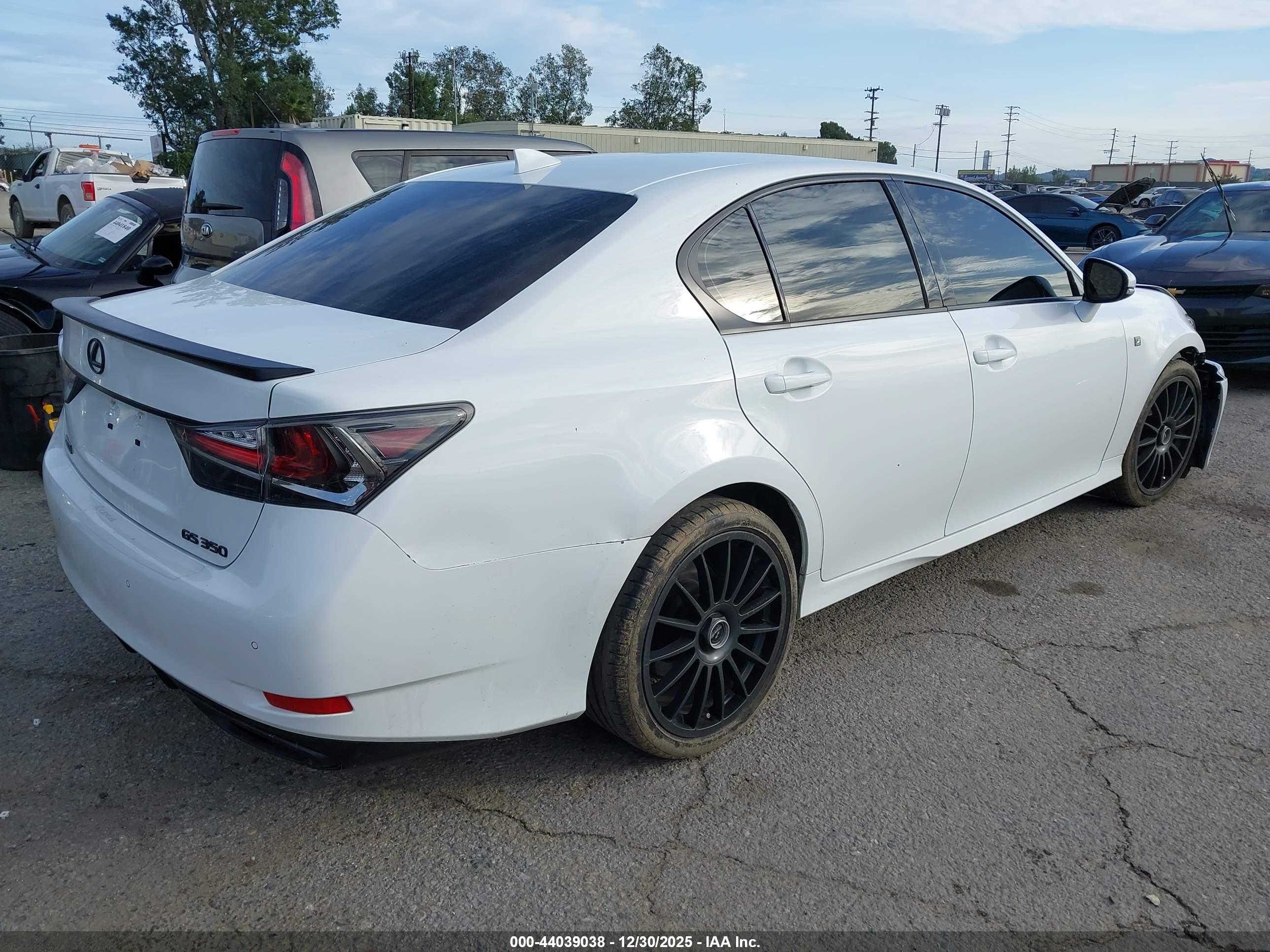 LEXUS GS image 4