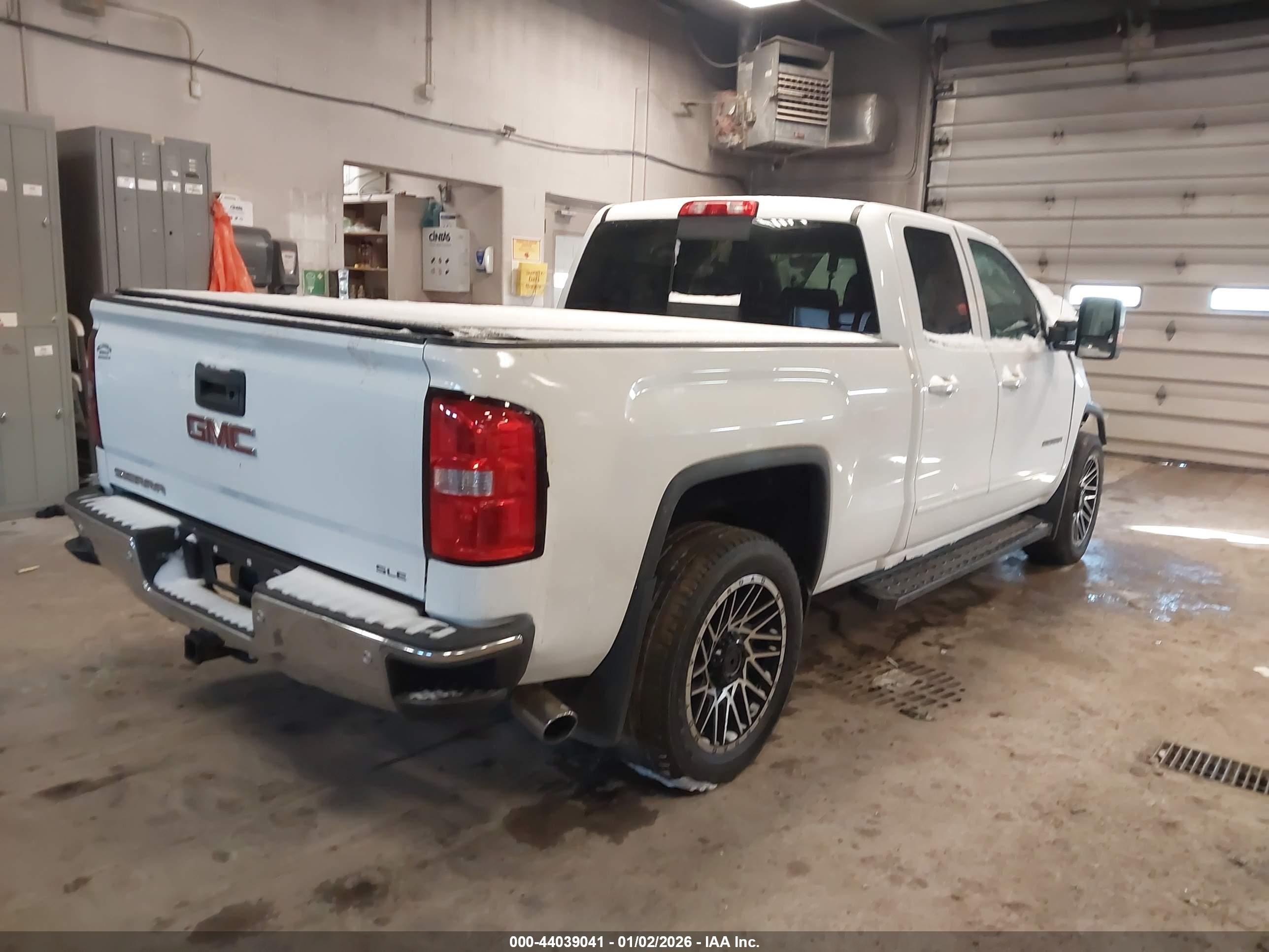 GMC SIERRA image 4