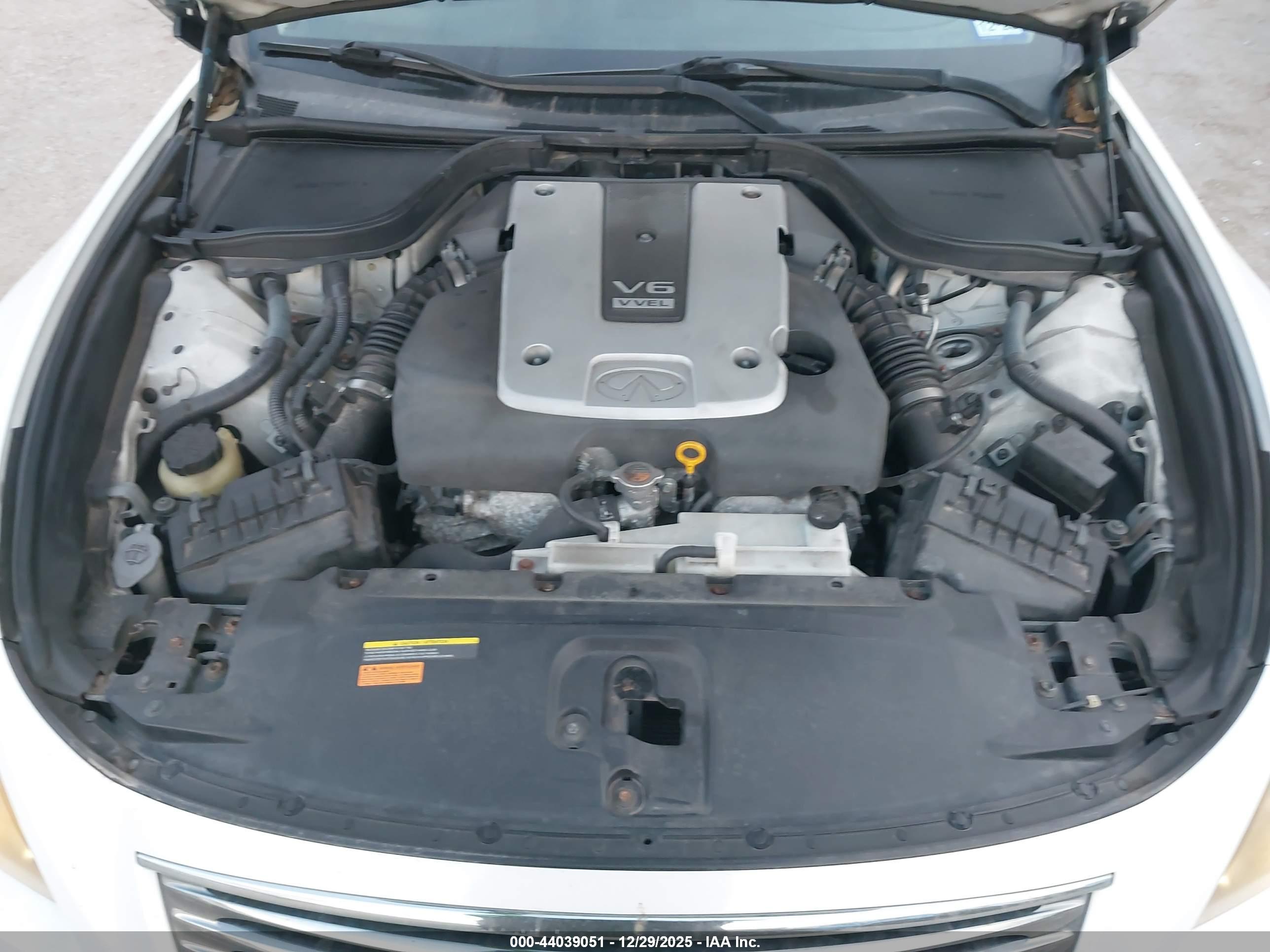 INFINITI G37 image 10