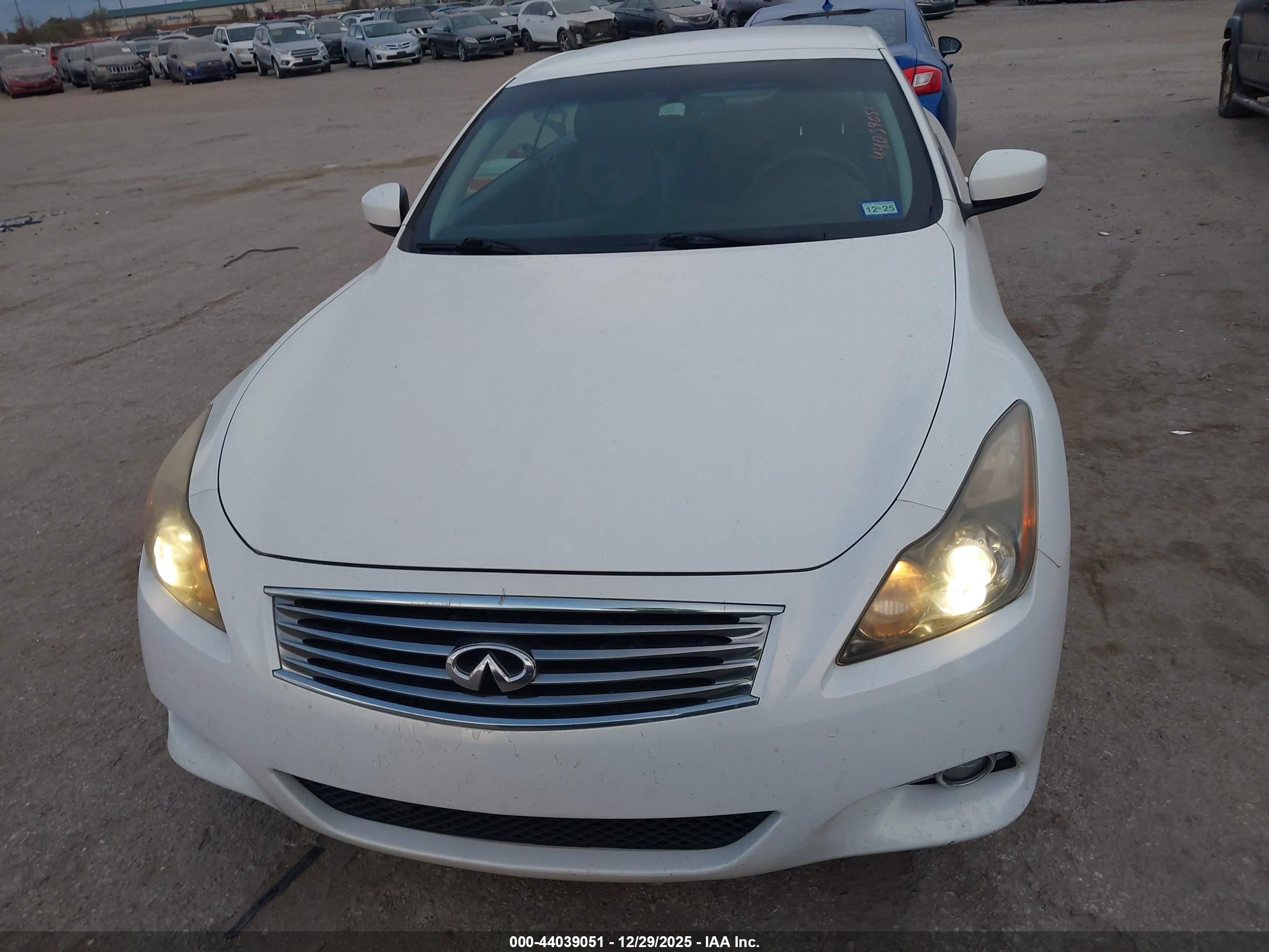 INFINITI G37 image 6
