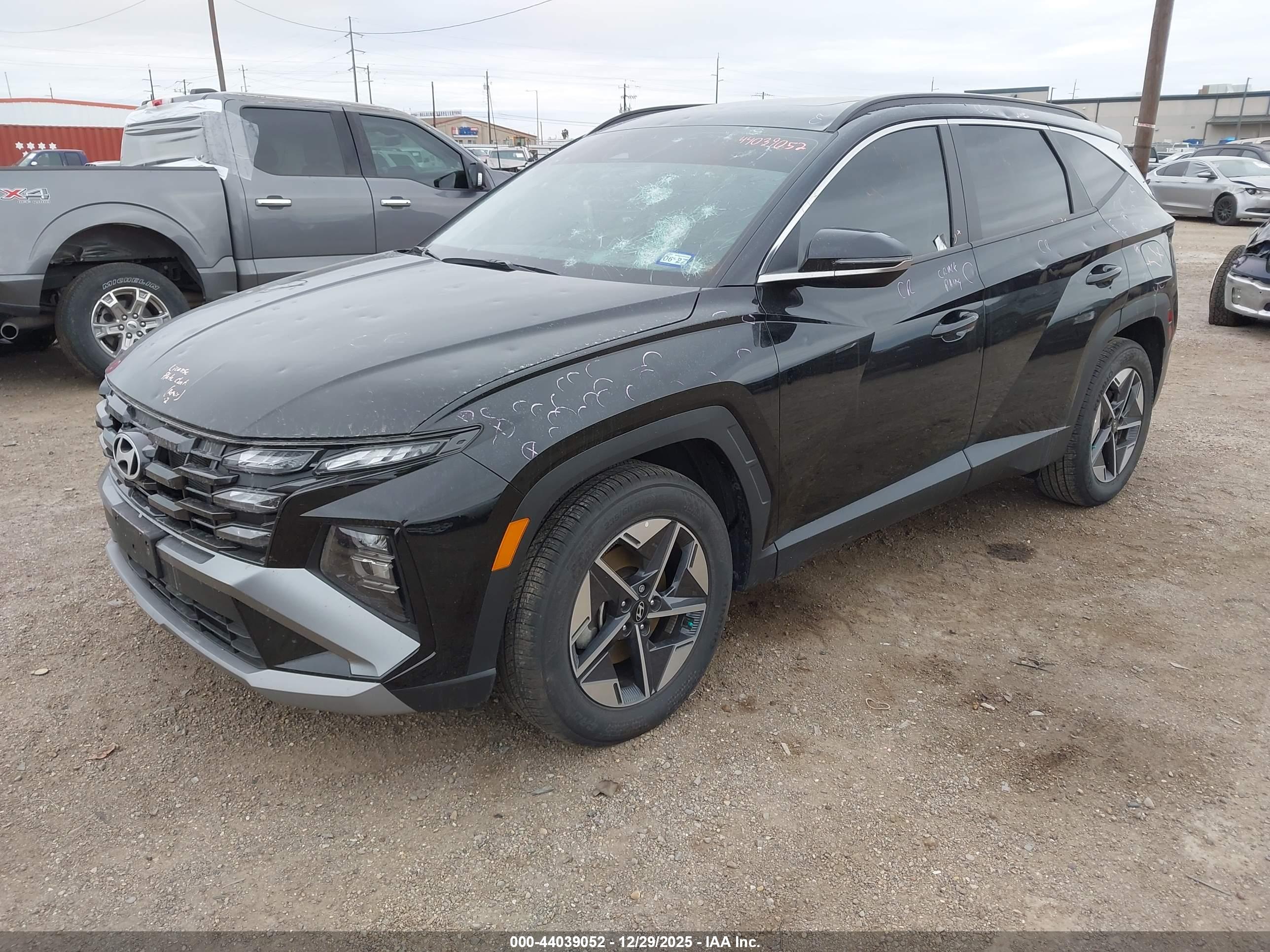 HYUNDAI TUCSON image 2