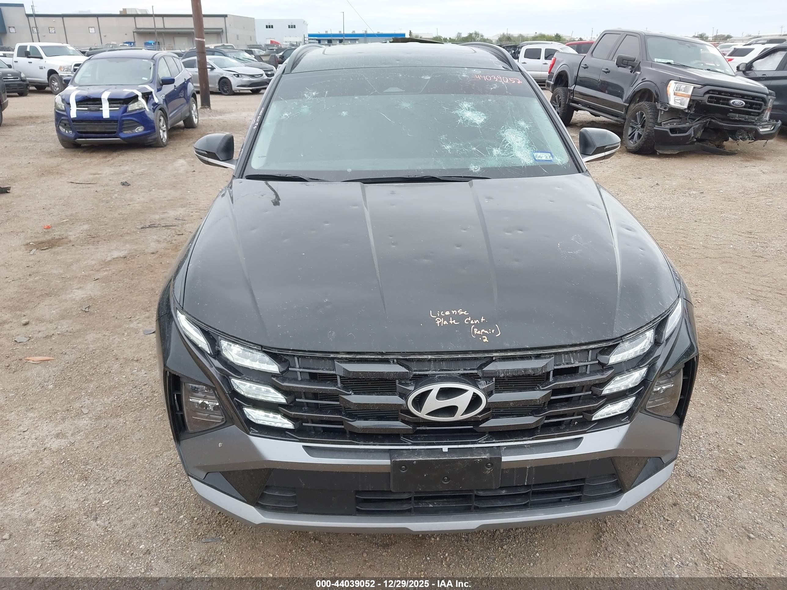 HYUNDAI TUCSON image 6