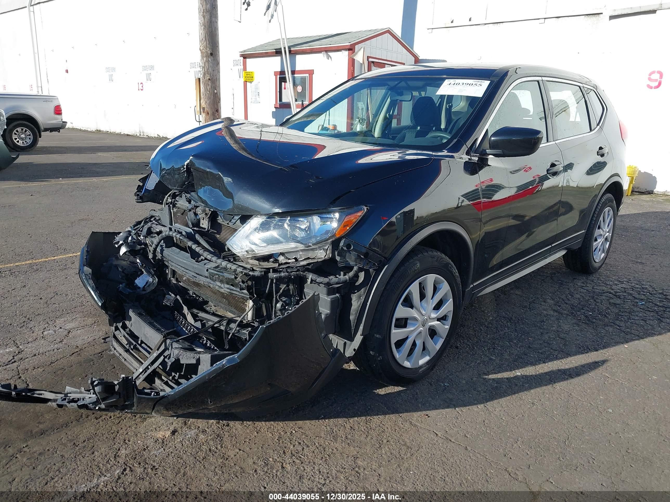 NISSAN ROGUE image 2