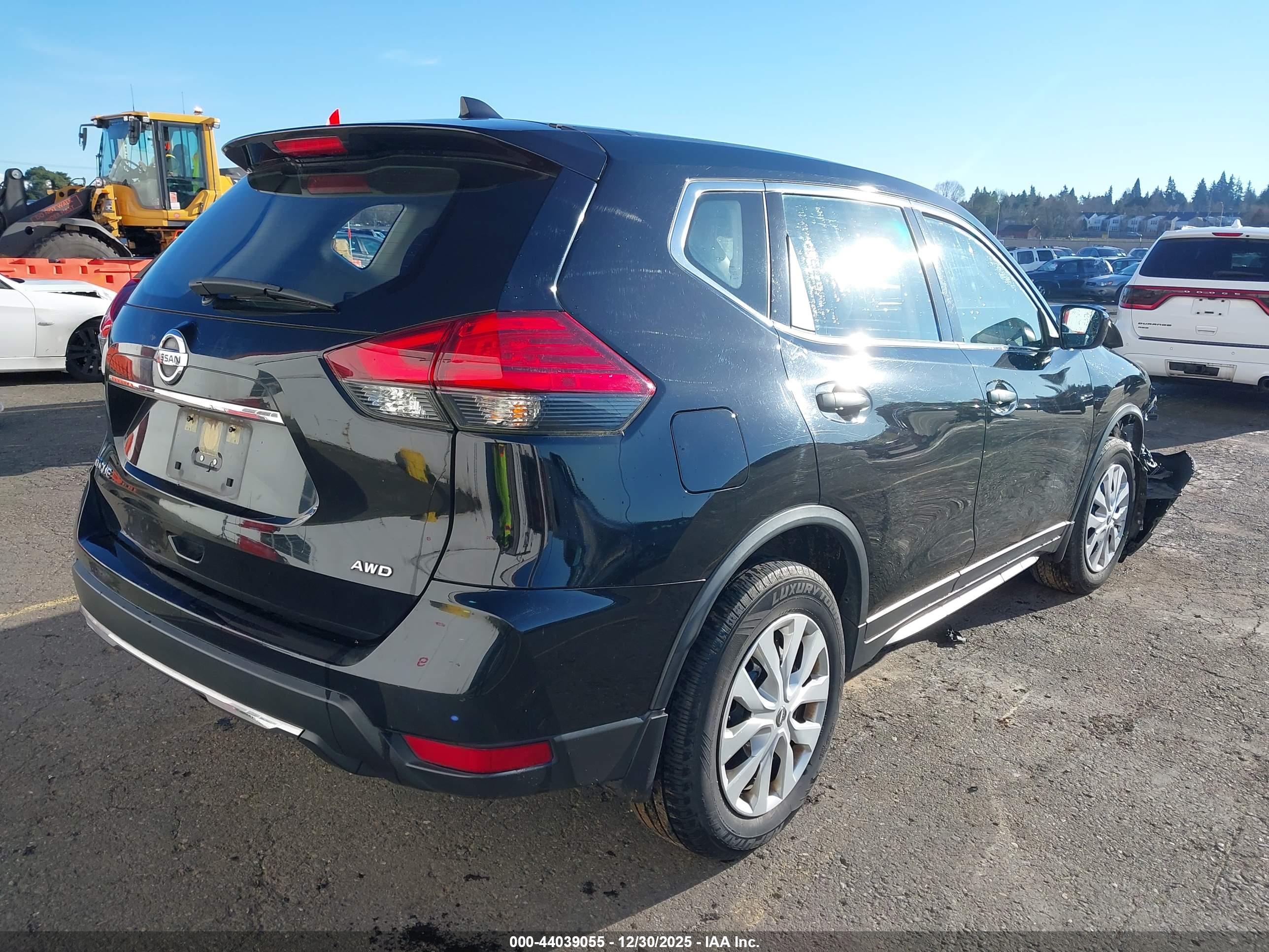 NISSAN ROGUE image 4