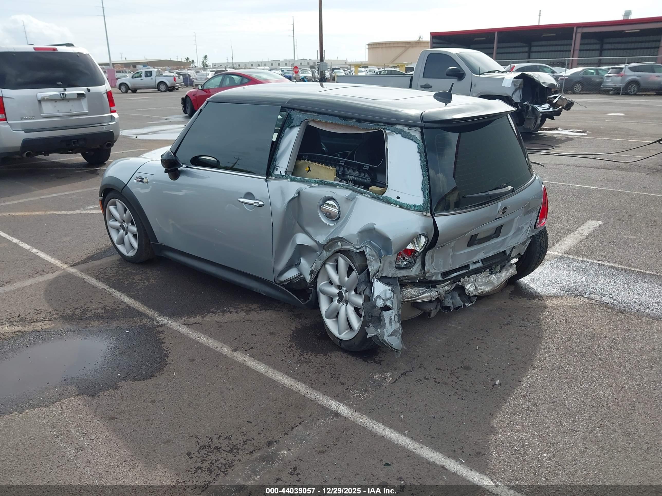 MINI COOPER image 3