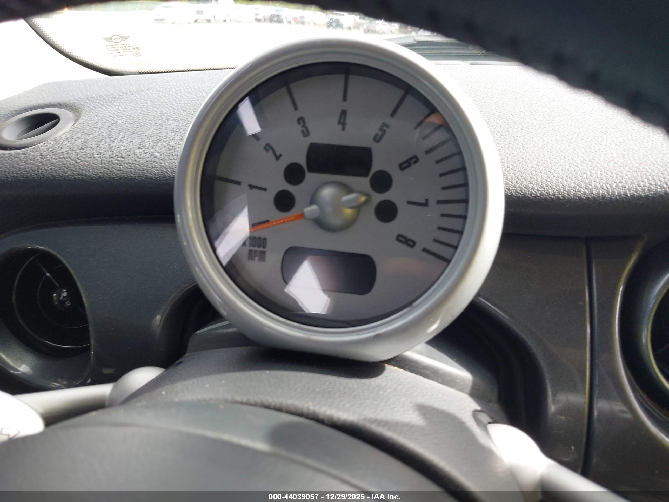 MINI COOPER image 7