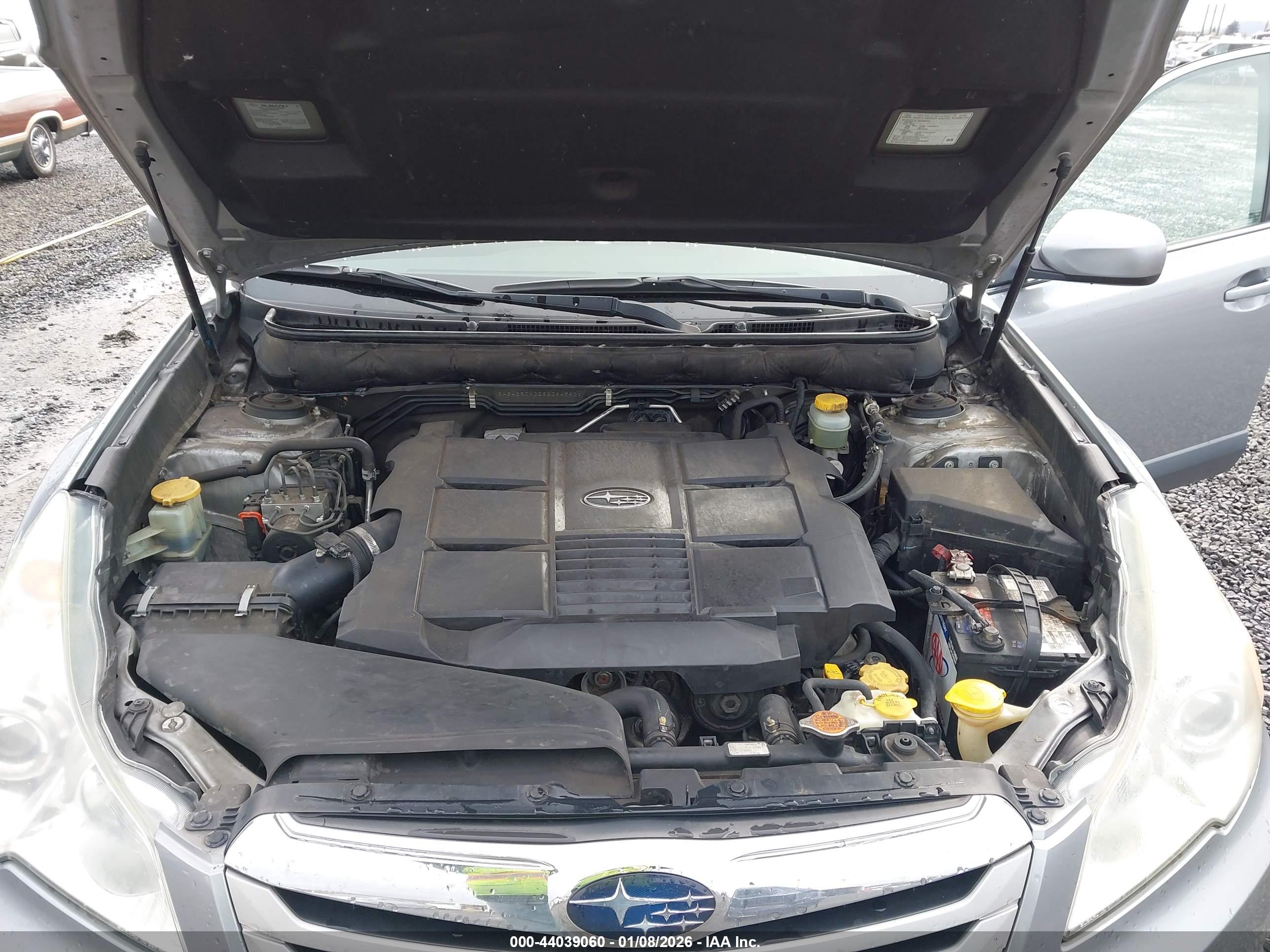 SUBARU OUTBACK image 10