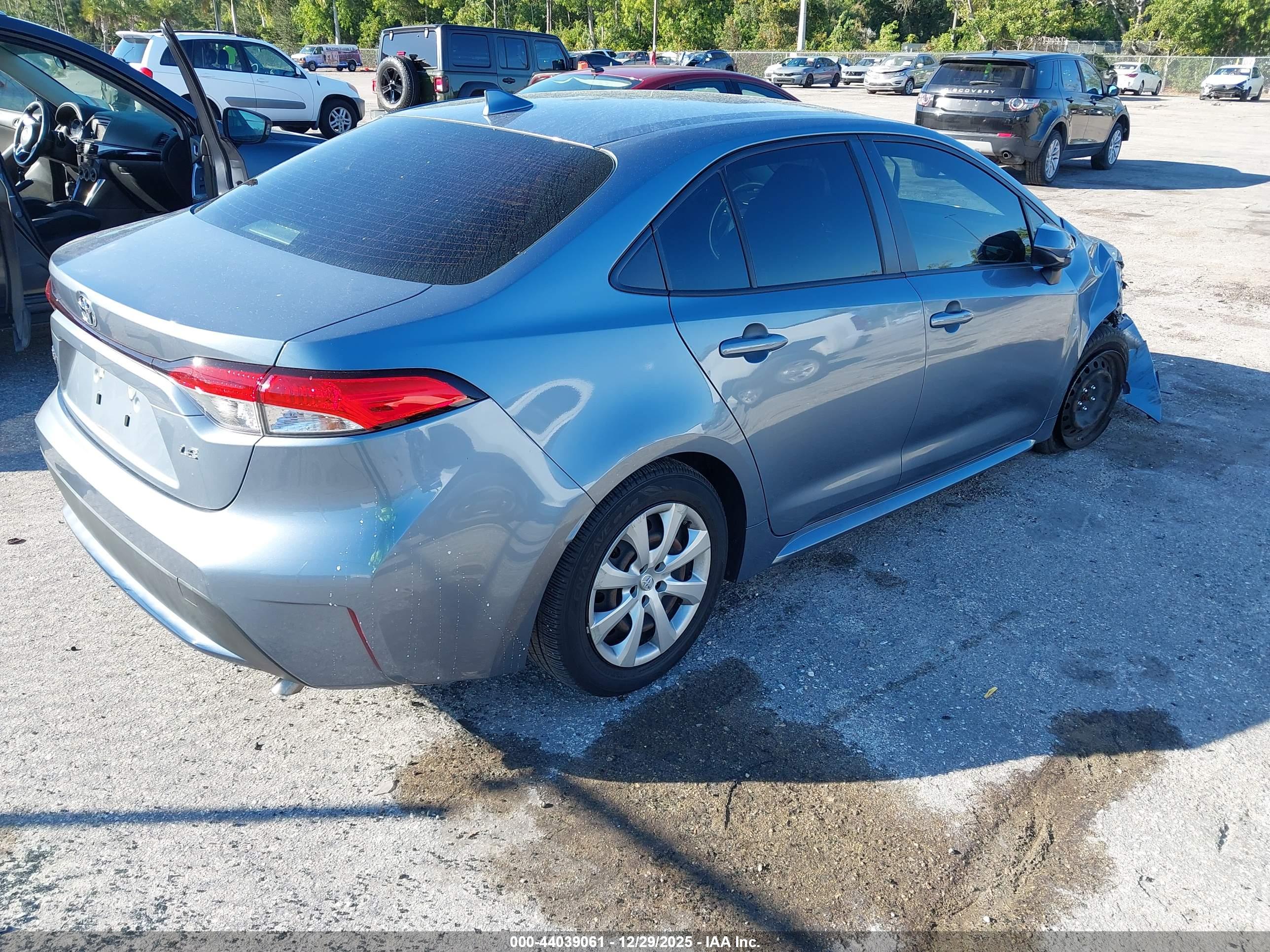 TOYOTA COROLLA image 4
