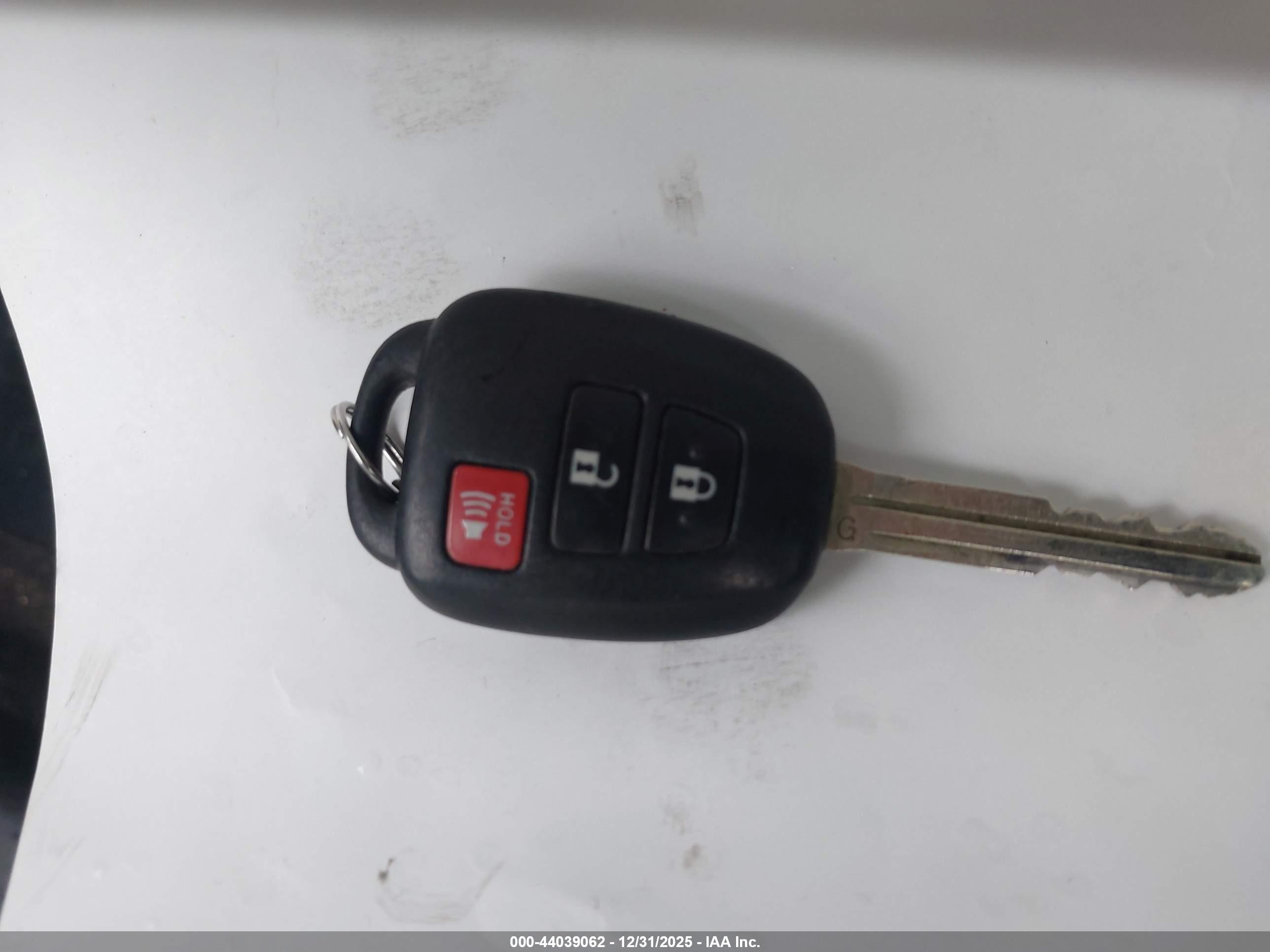 TOYOTA PRIUS image 11