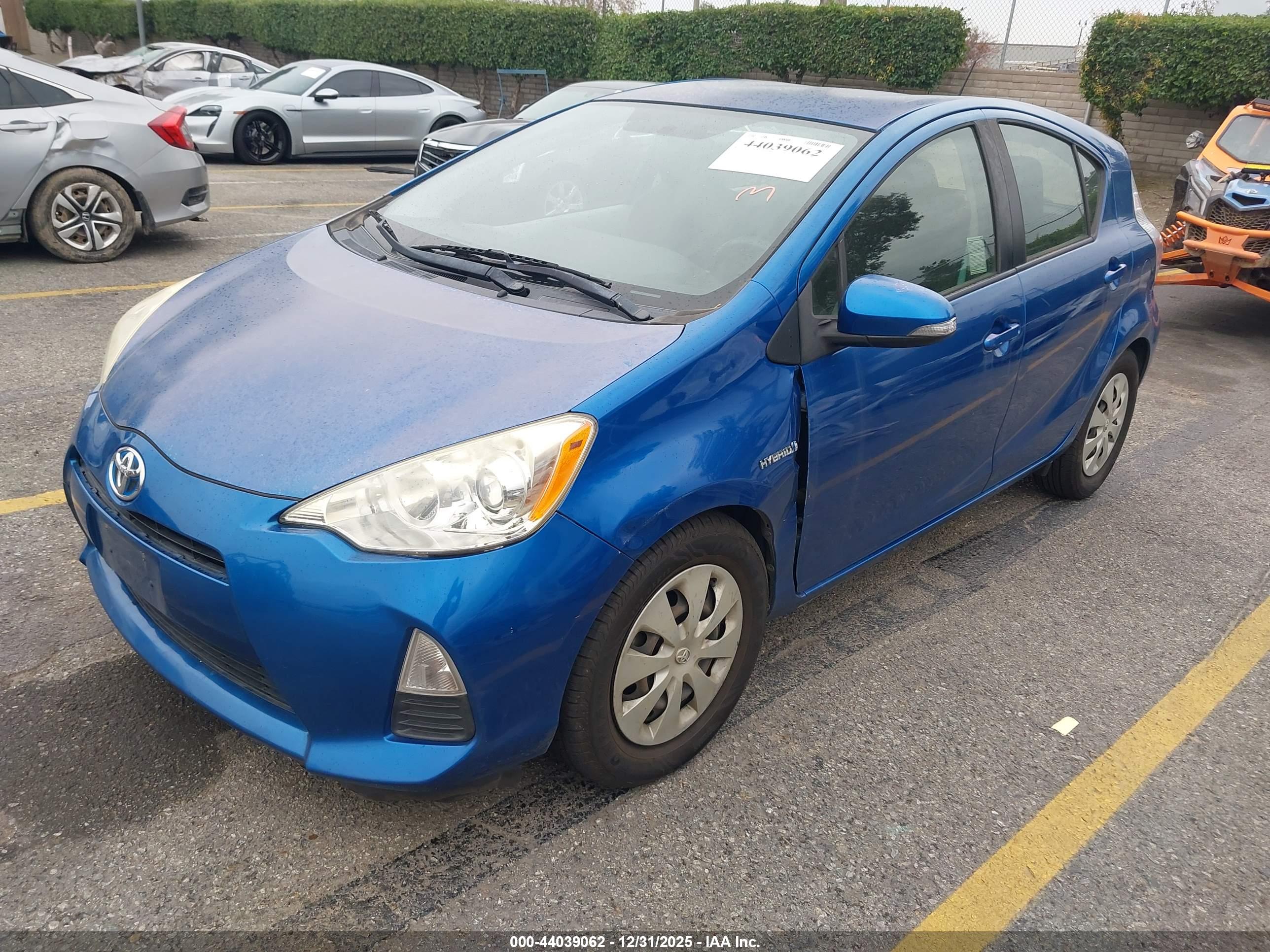 TOYOTA PRIUS image 2