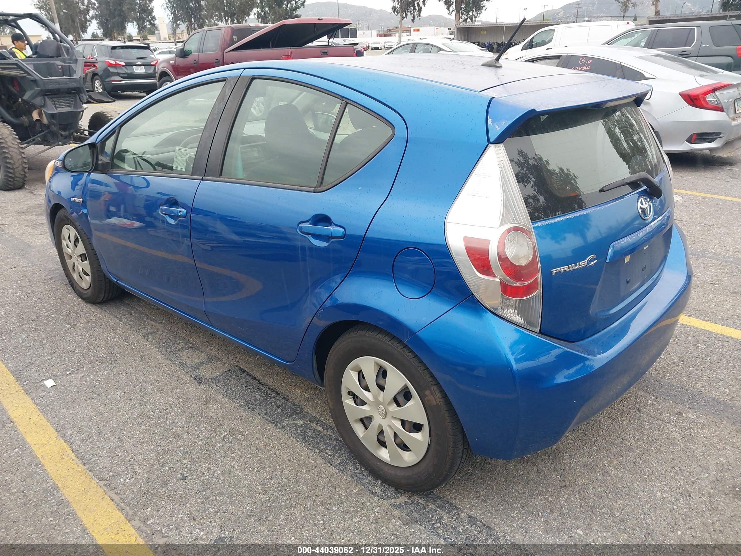 TOYOTA PRIUS image 3