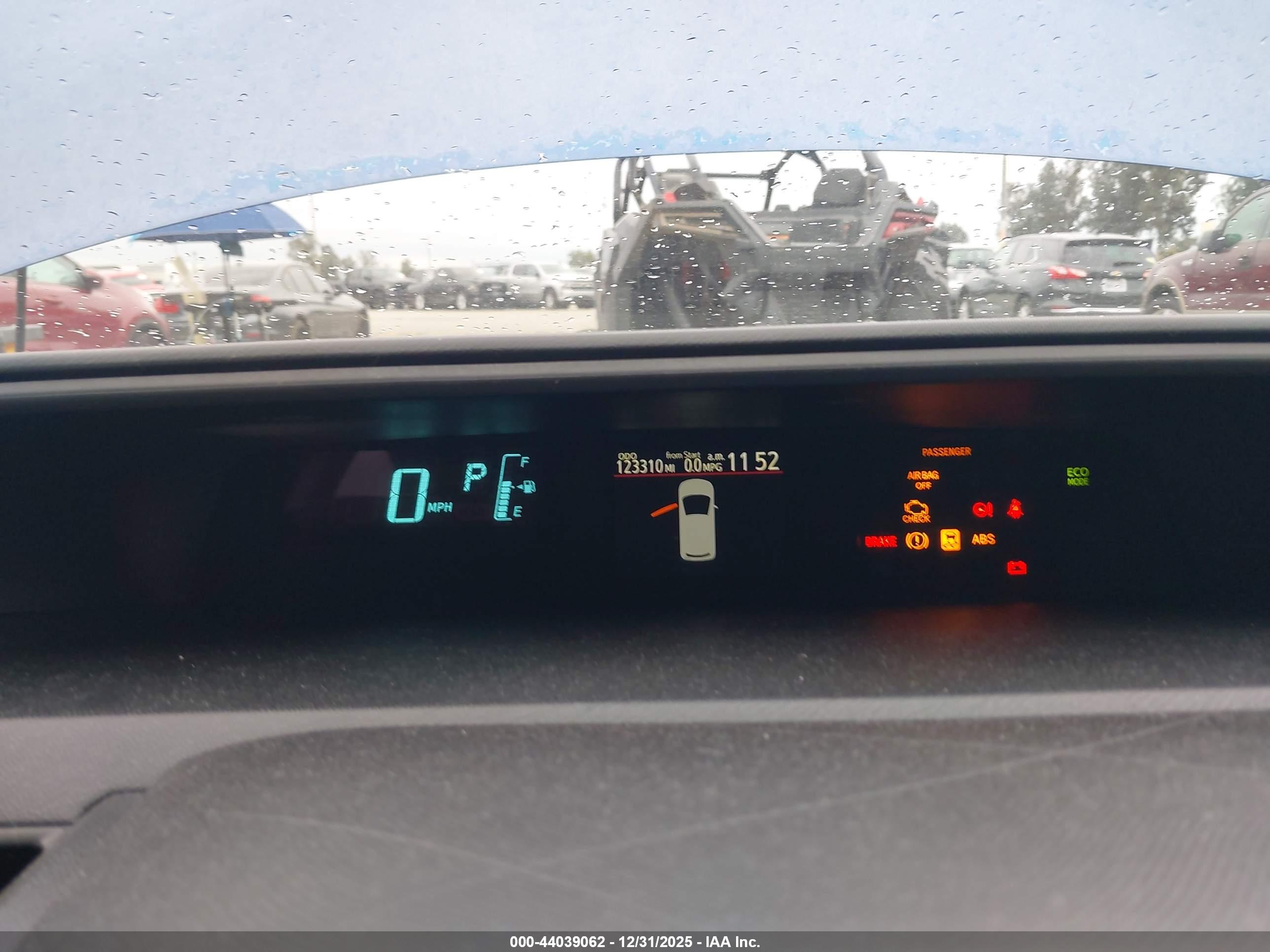 TOYOTA PRIUS image 7