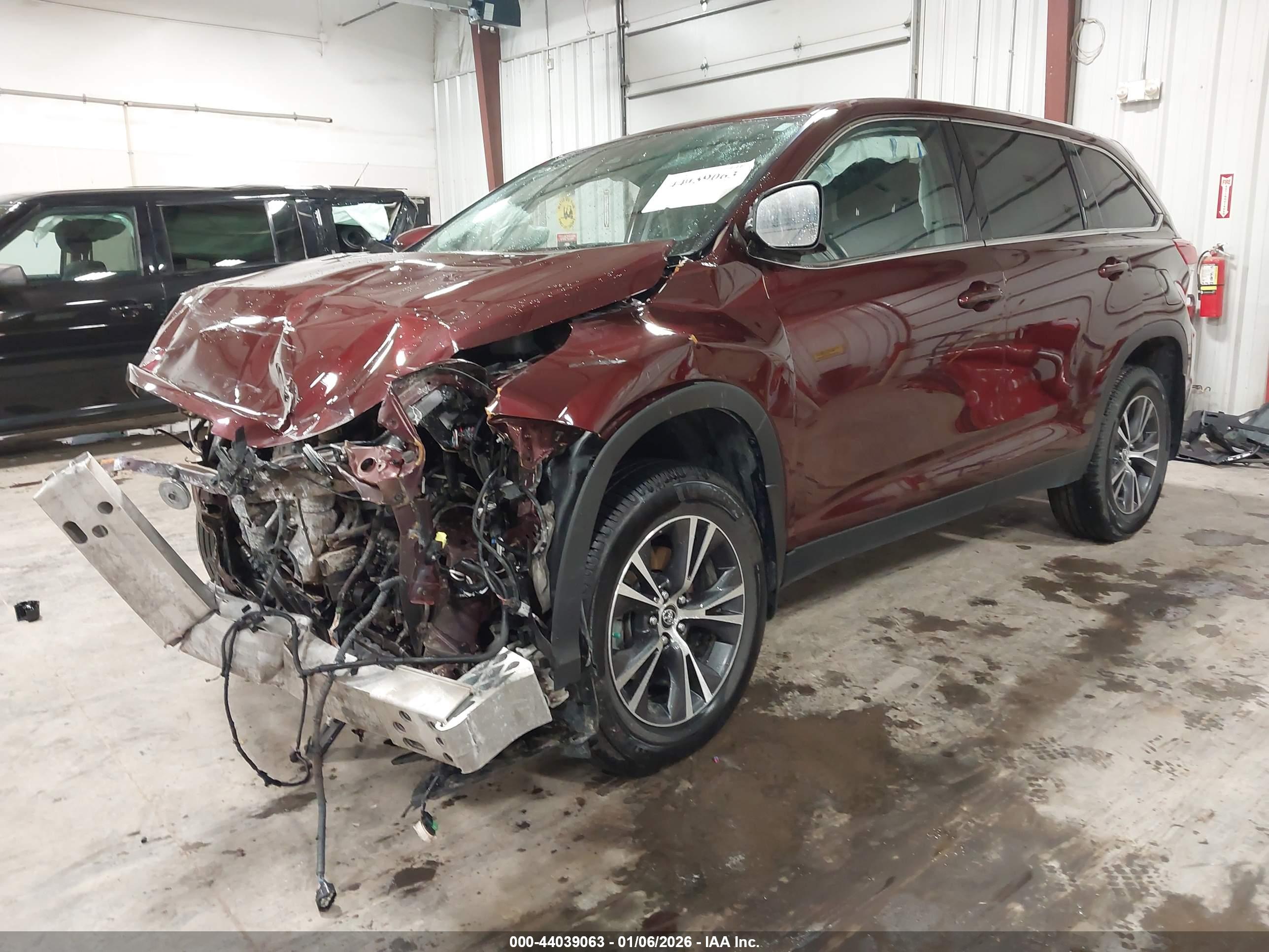 TOYOTA HIGHLANDER image 2