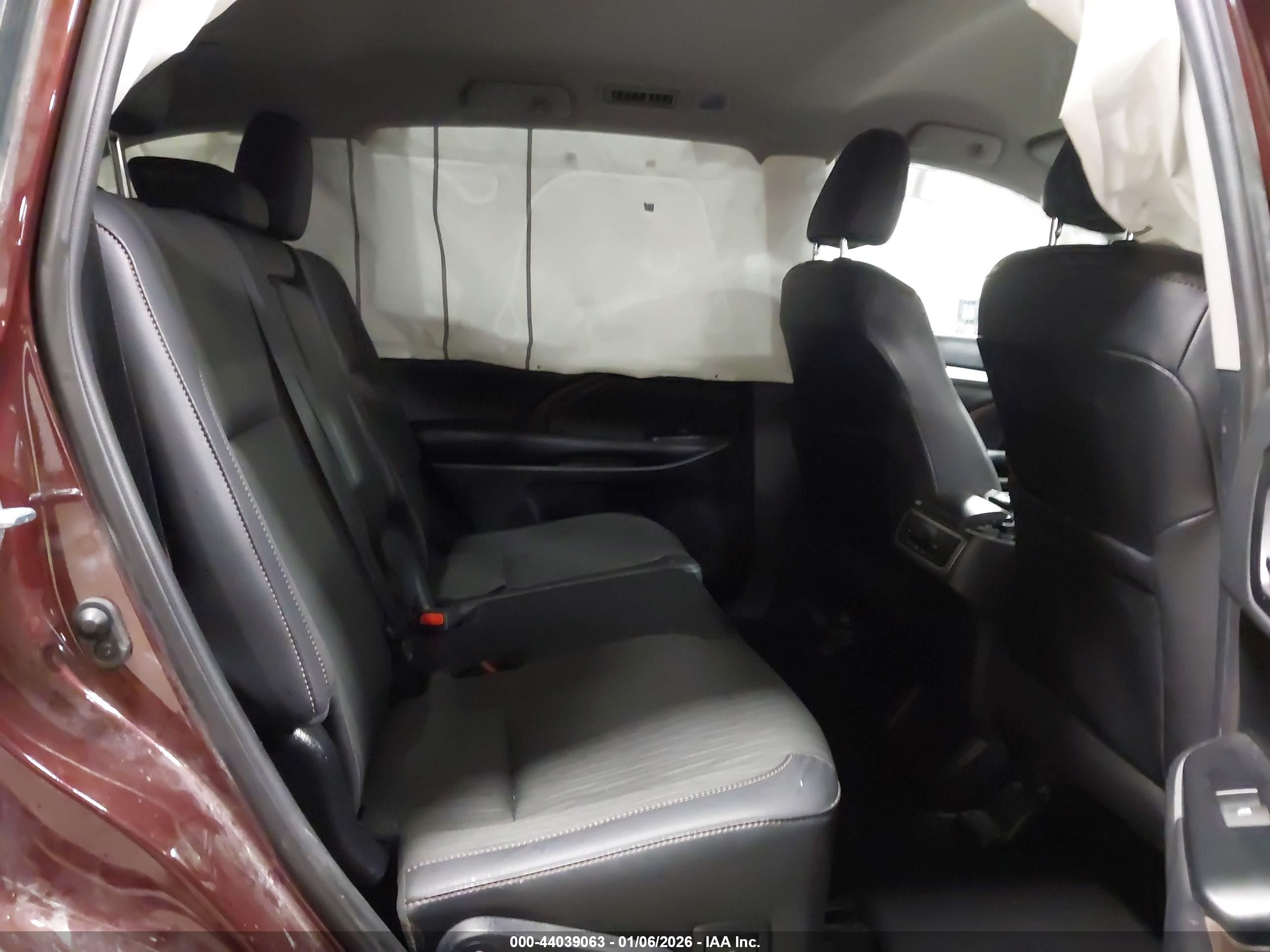 TOYOTA HIGHLANDER image 8