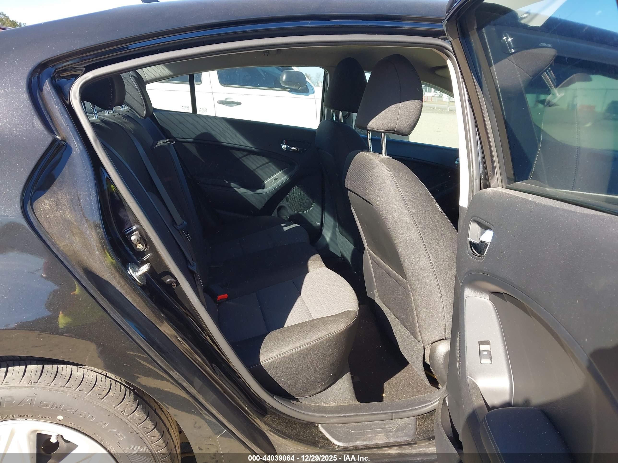 KIA FORTE image 8