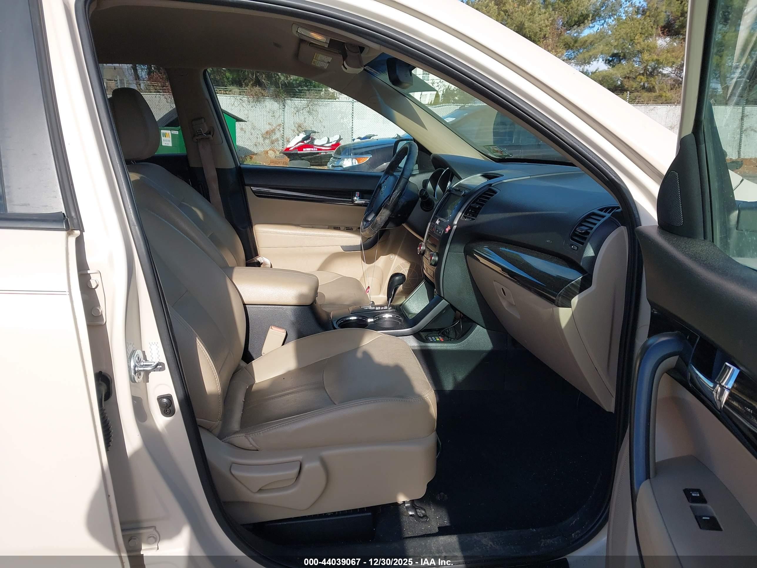 KIA SORENTO image 5