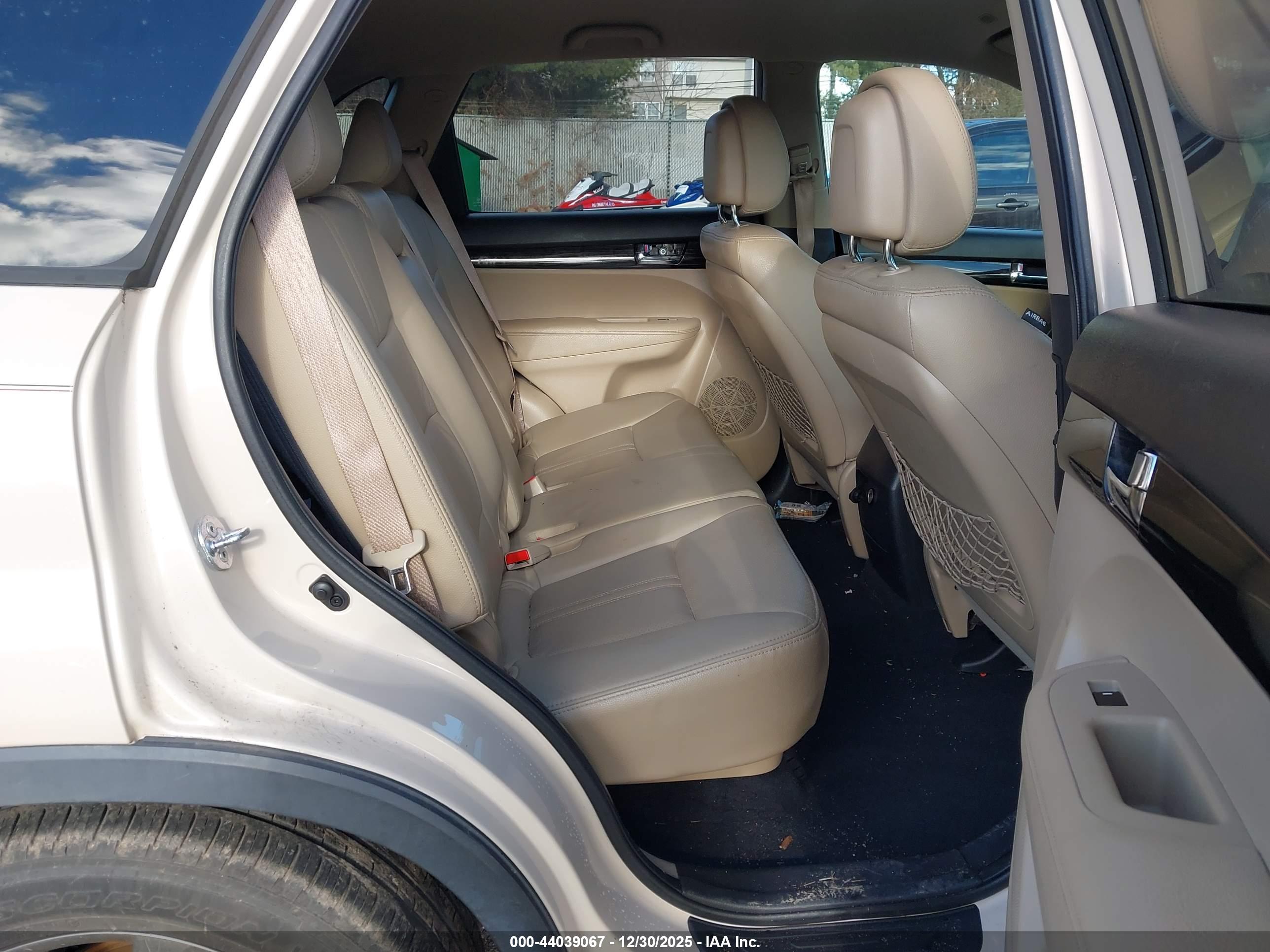 KIA SORENTO image 8