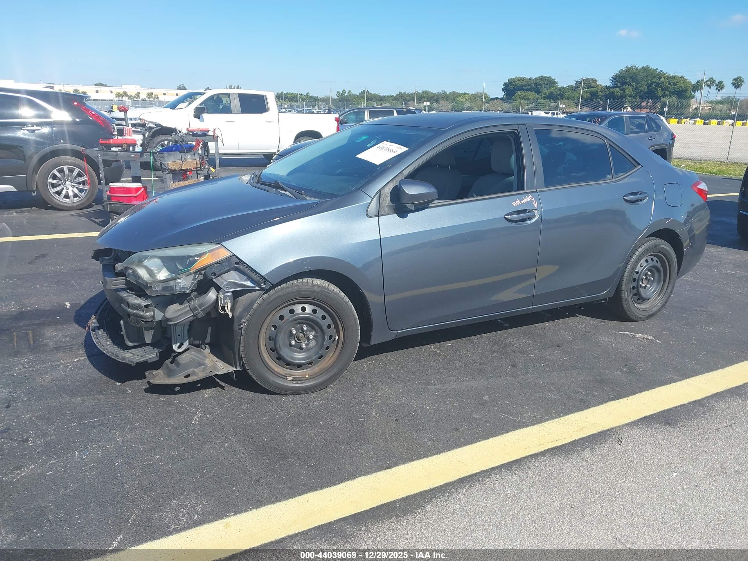 TOYOTA COROLLA image 2
