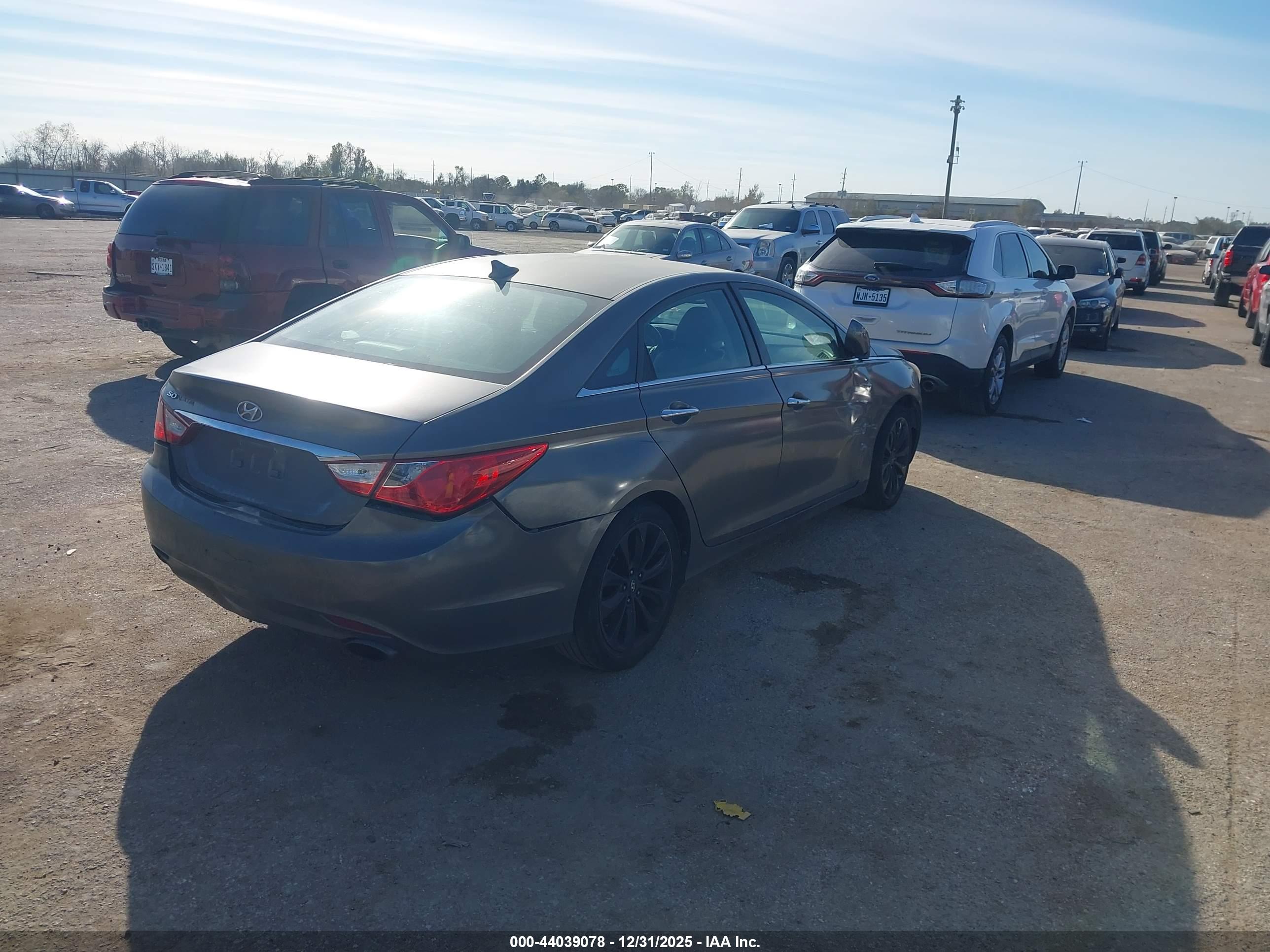 HYUNDAI SONATA image 4