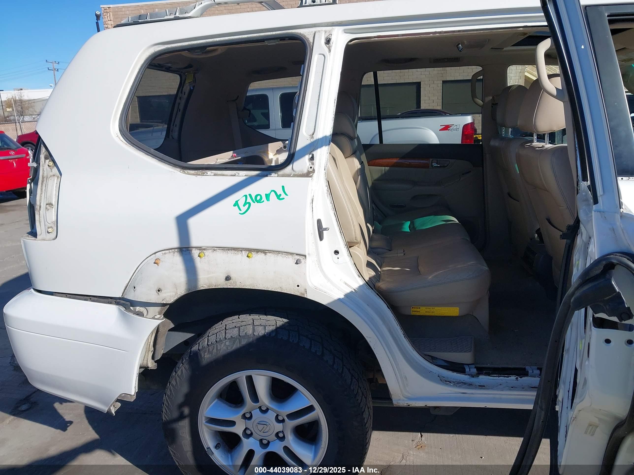 LEXUS GX image 8