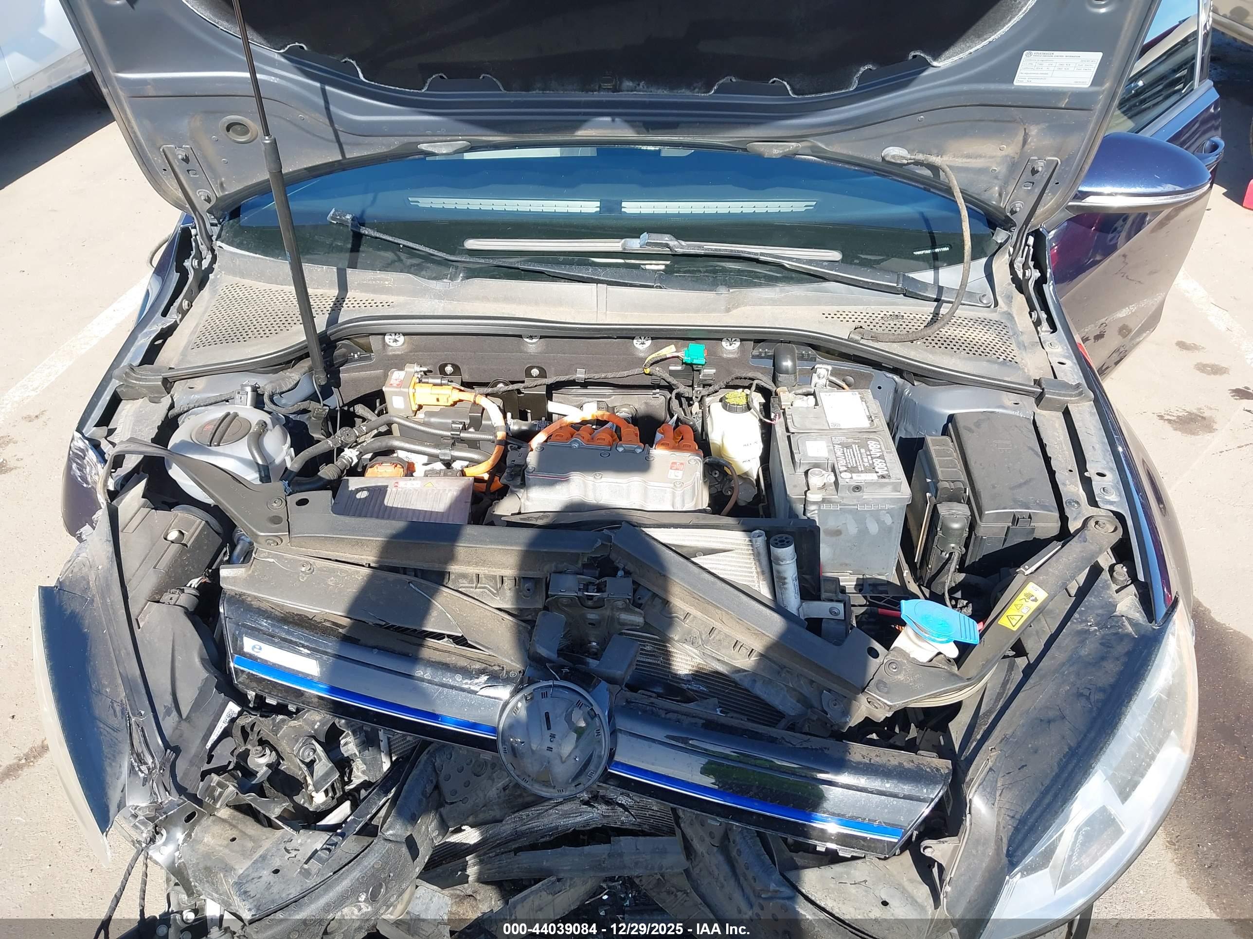 VOLKSWAGEN E-GOLF image 10