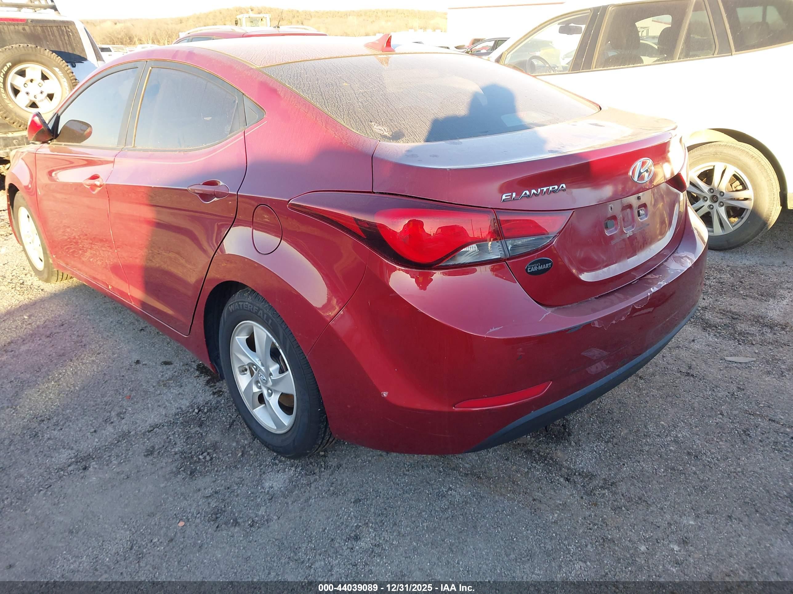 HYUNDAI ELANTRA image 3