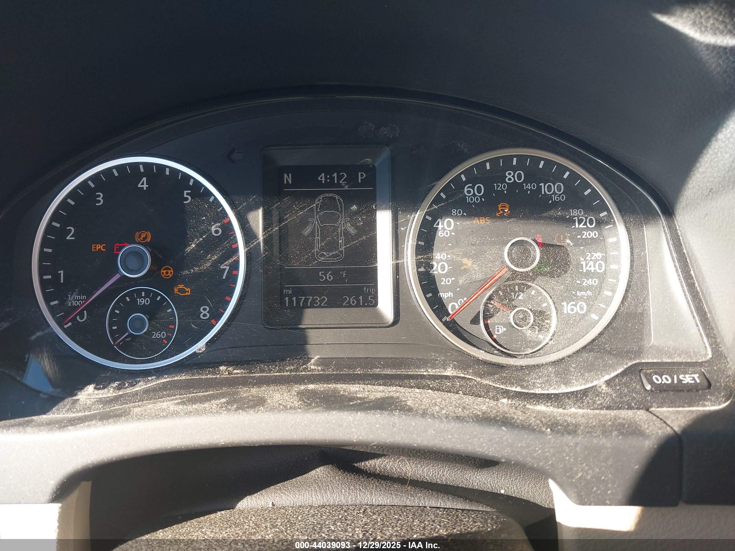 VOLKSWAGEN TIGUAN image 7