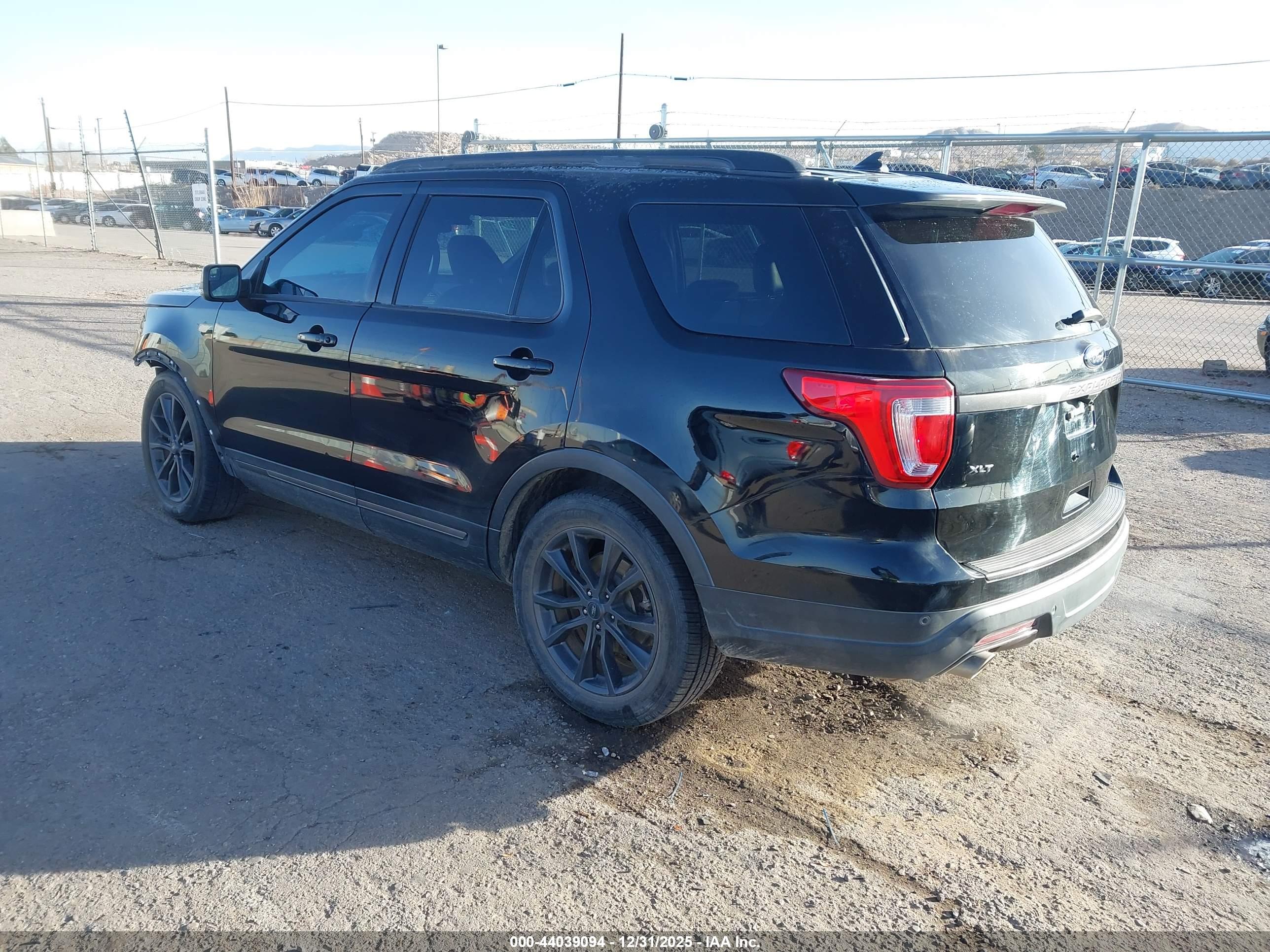FORD EXPLORER image 3