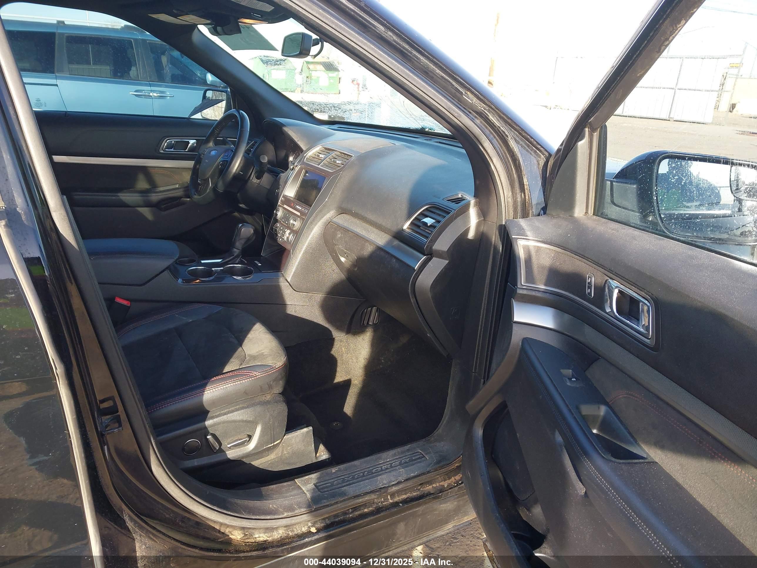 FORD EXPLORER image 5