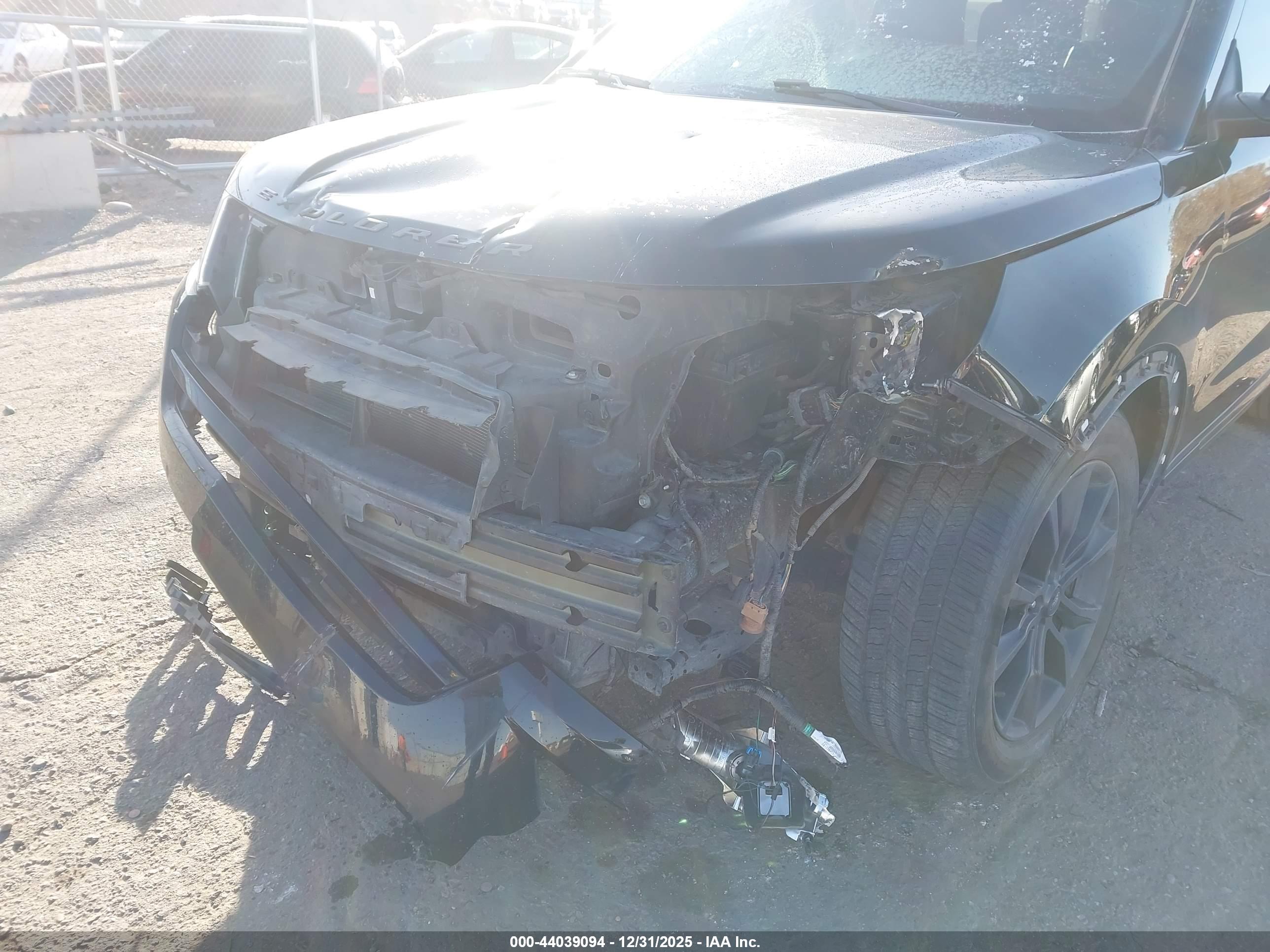 FORD EXPLORER image 6