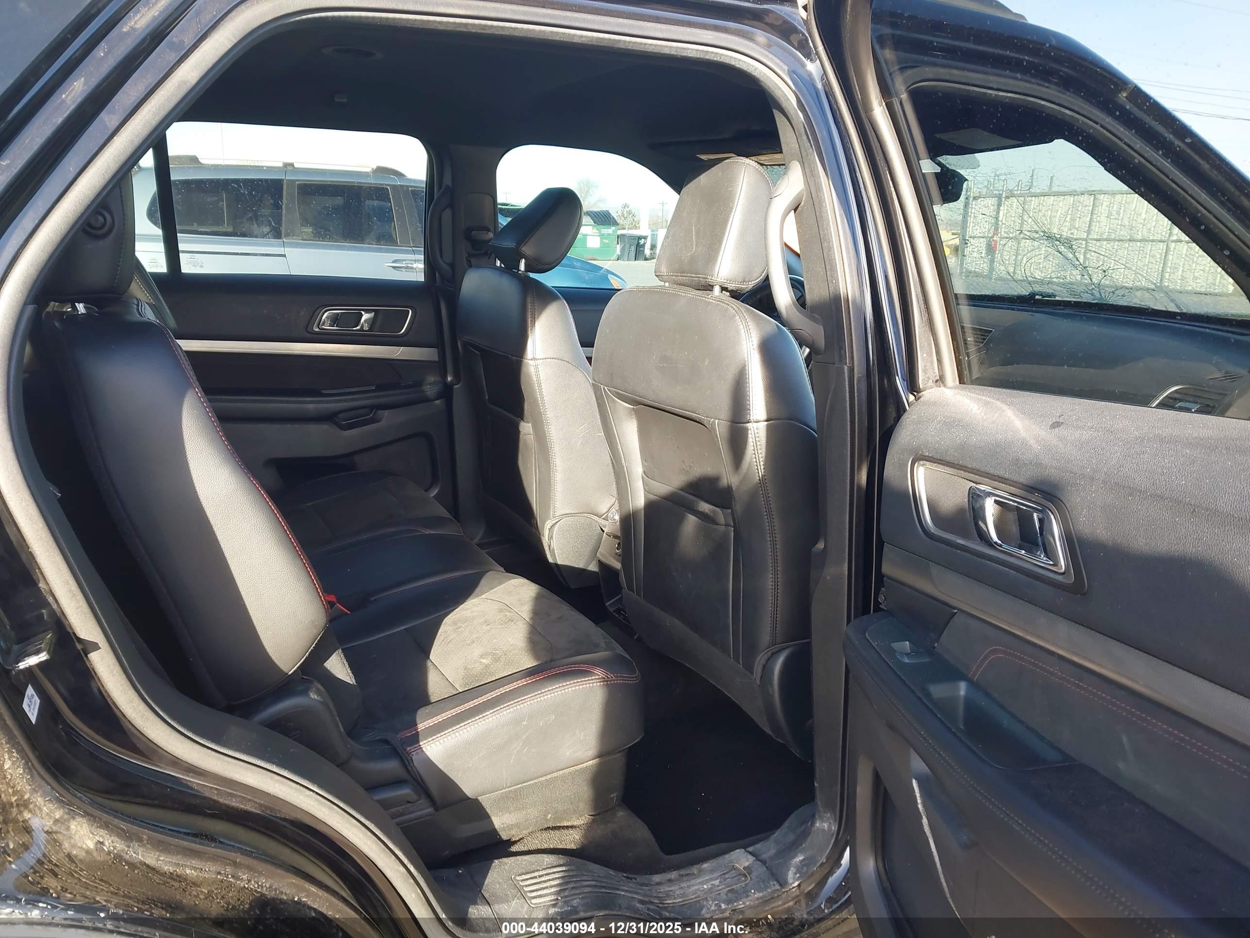 FORD EXPLORER image 8