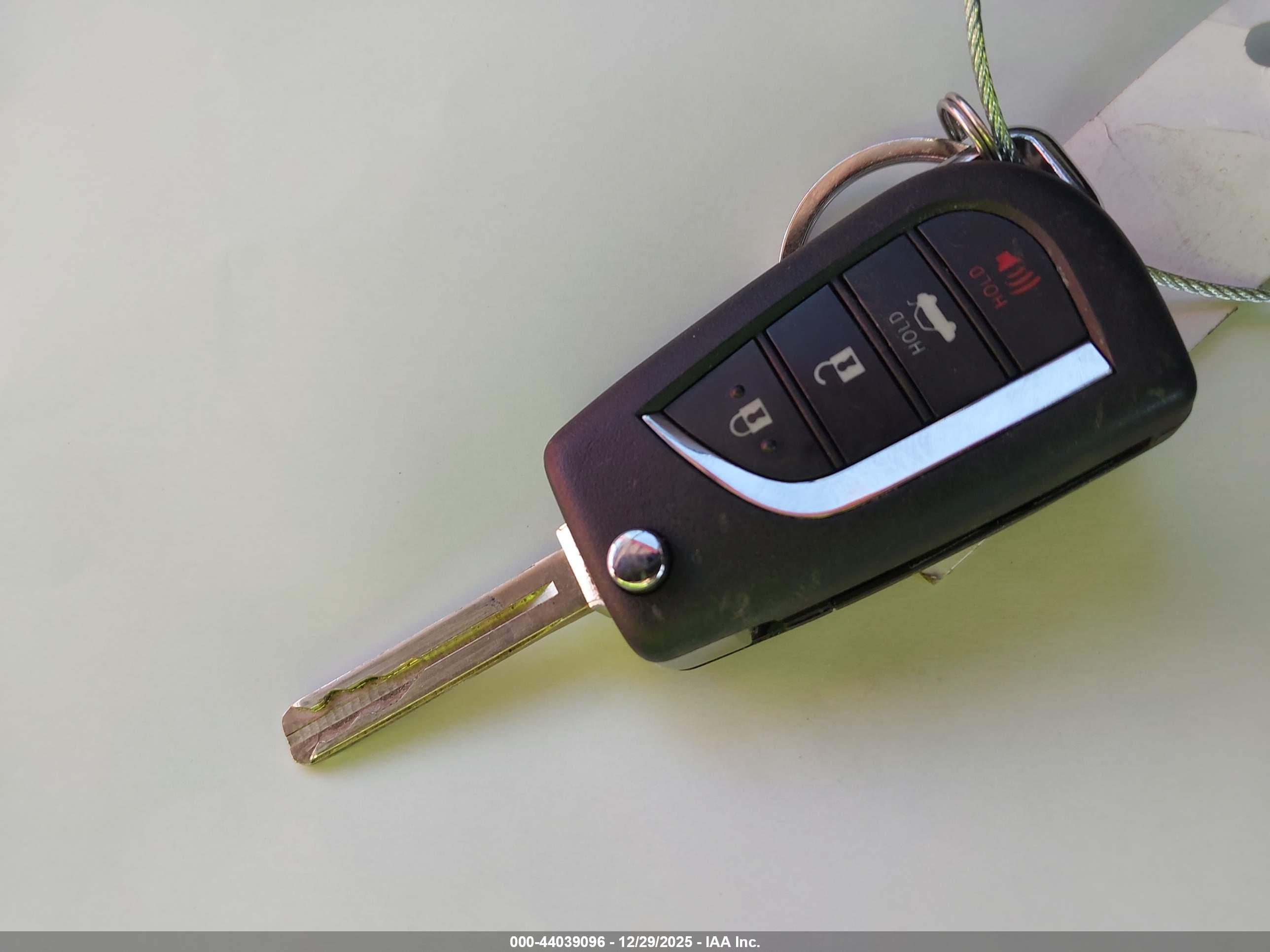 TOYOTA COROLLA image 11