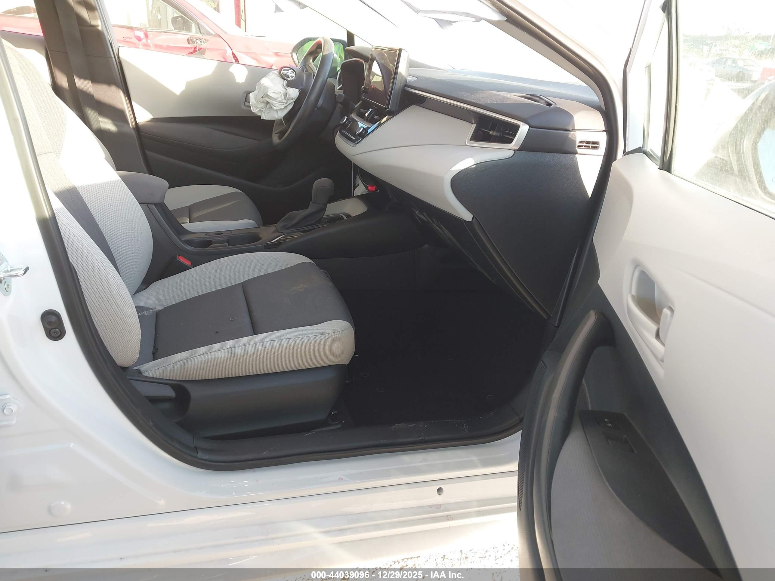 TOYOTA COROLLA image 5