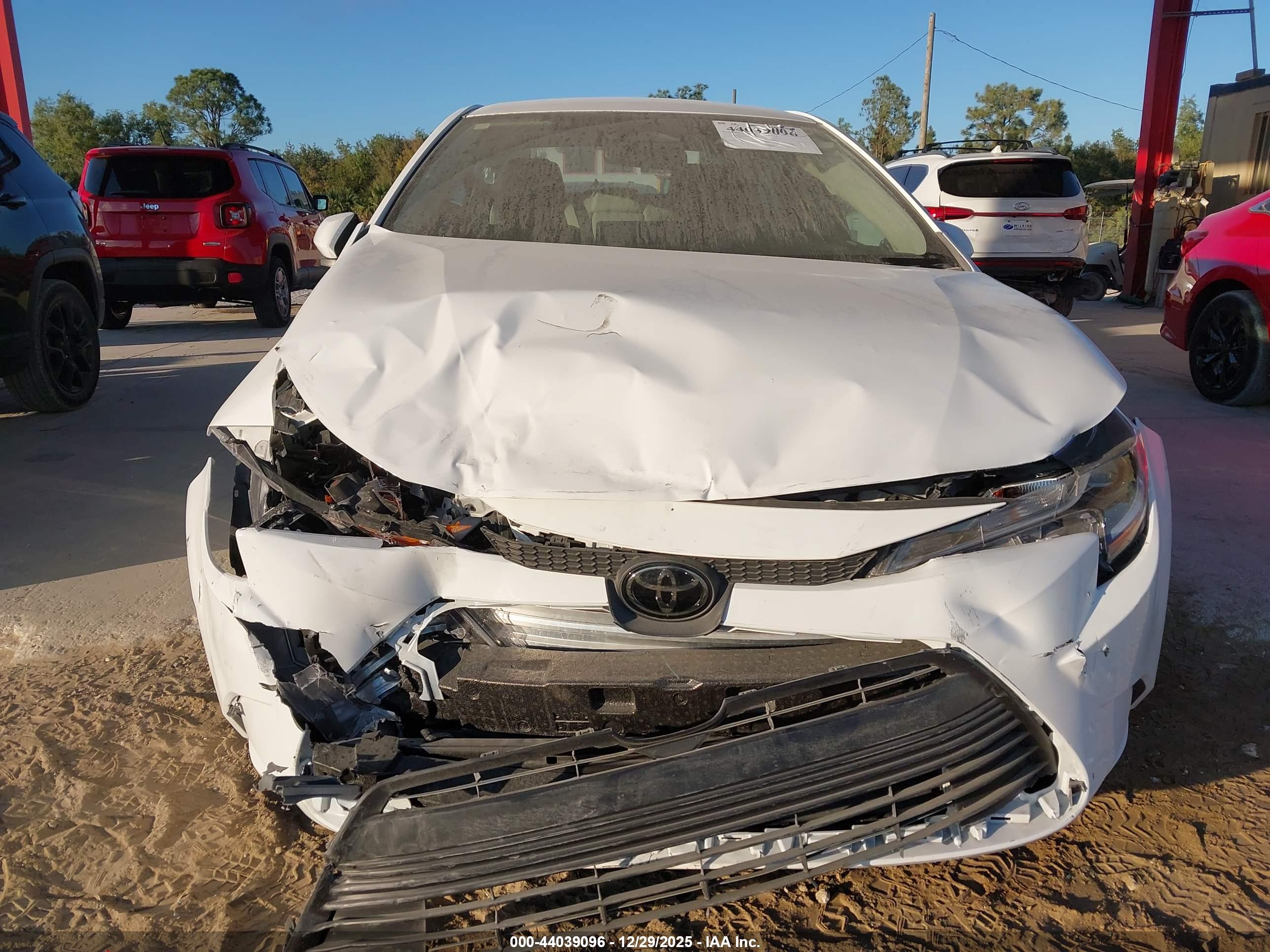 TOYOTA COROLLA image 6