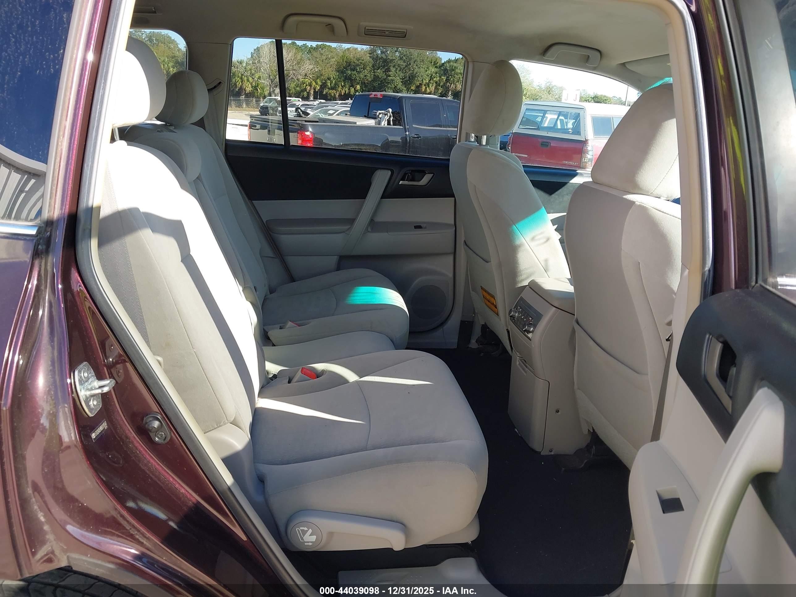 TOYOTA HIGHLANDER image 8
